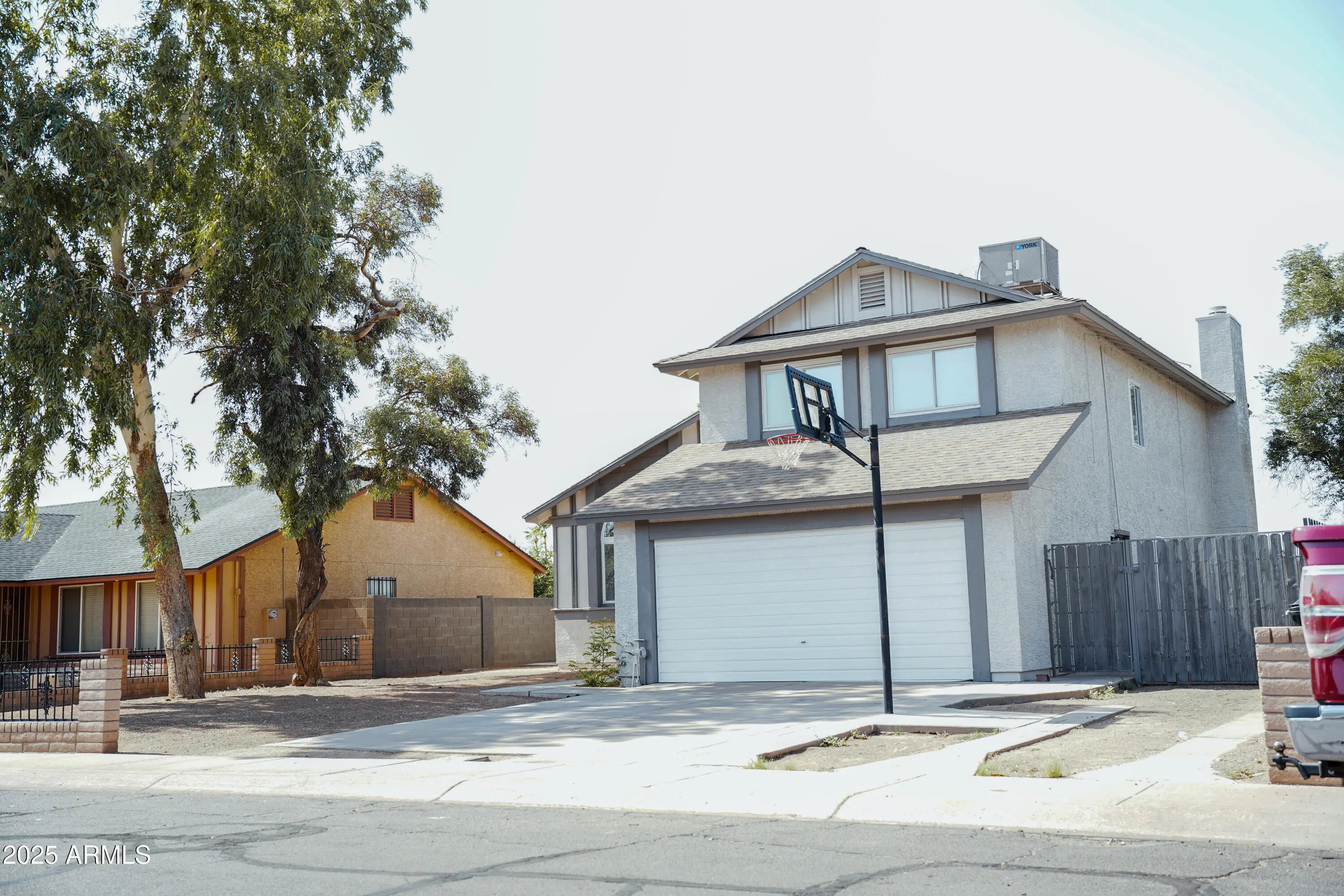 Photo of Listing #6888035