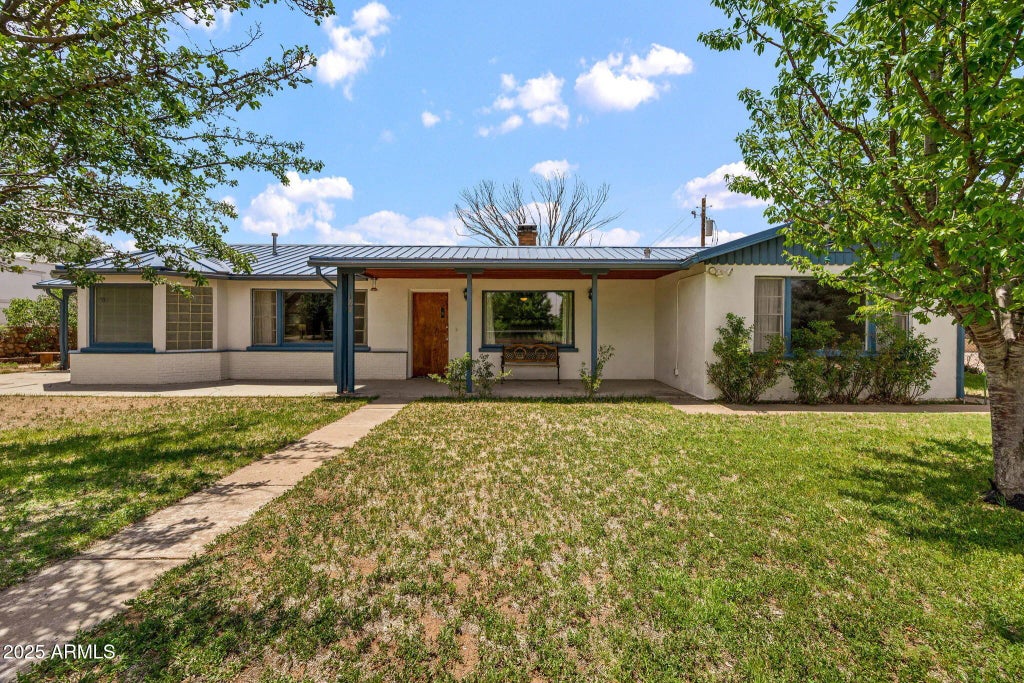 126 E Cattle Lane, Taylor
