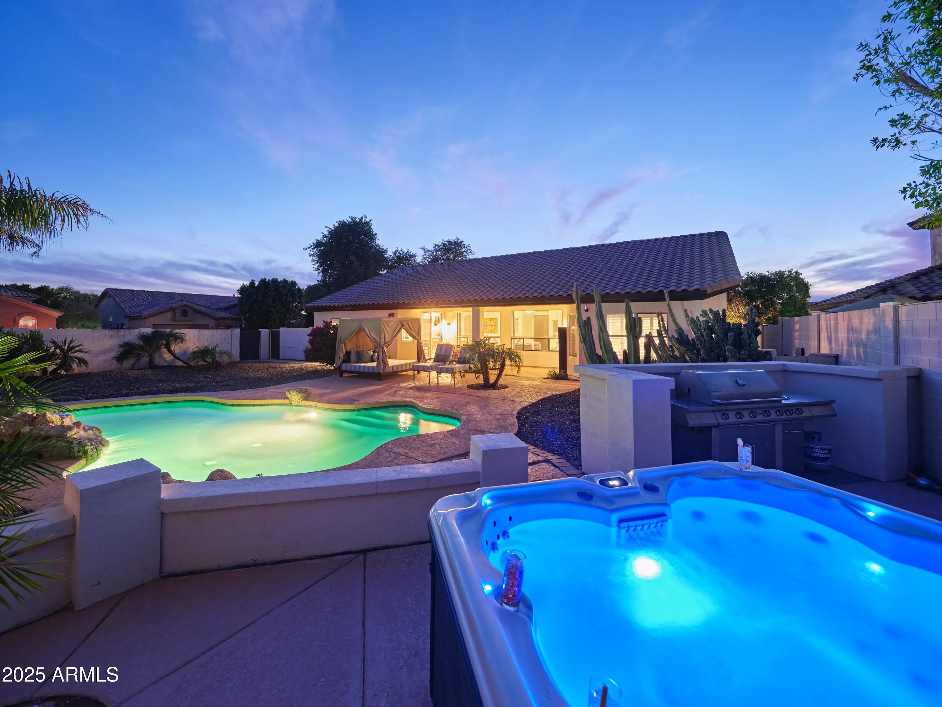 Photo of Listing #6888334