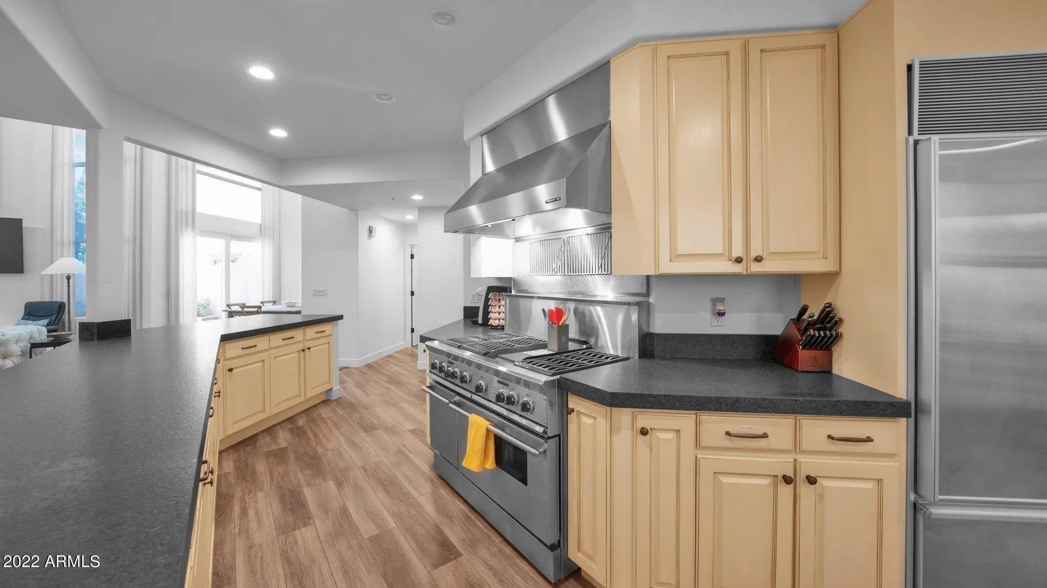 Photo of Listing #6888475