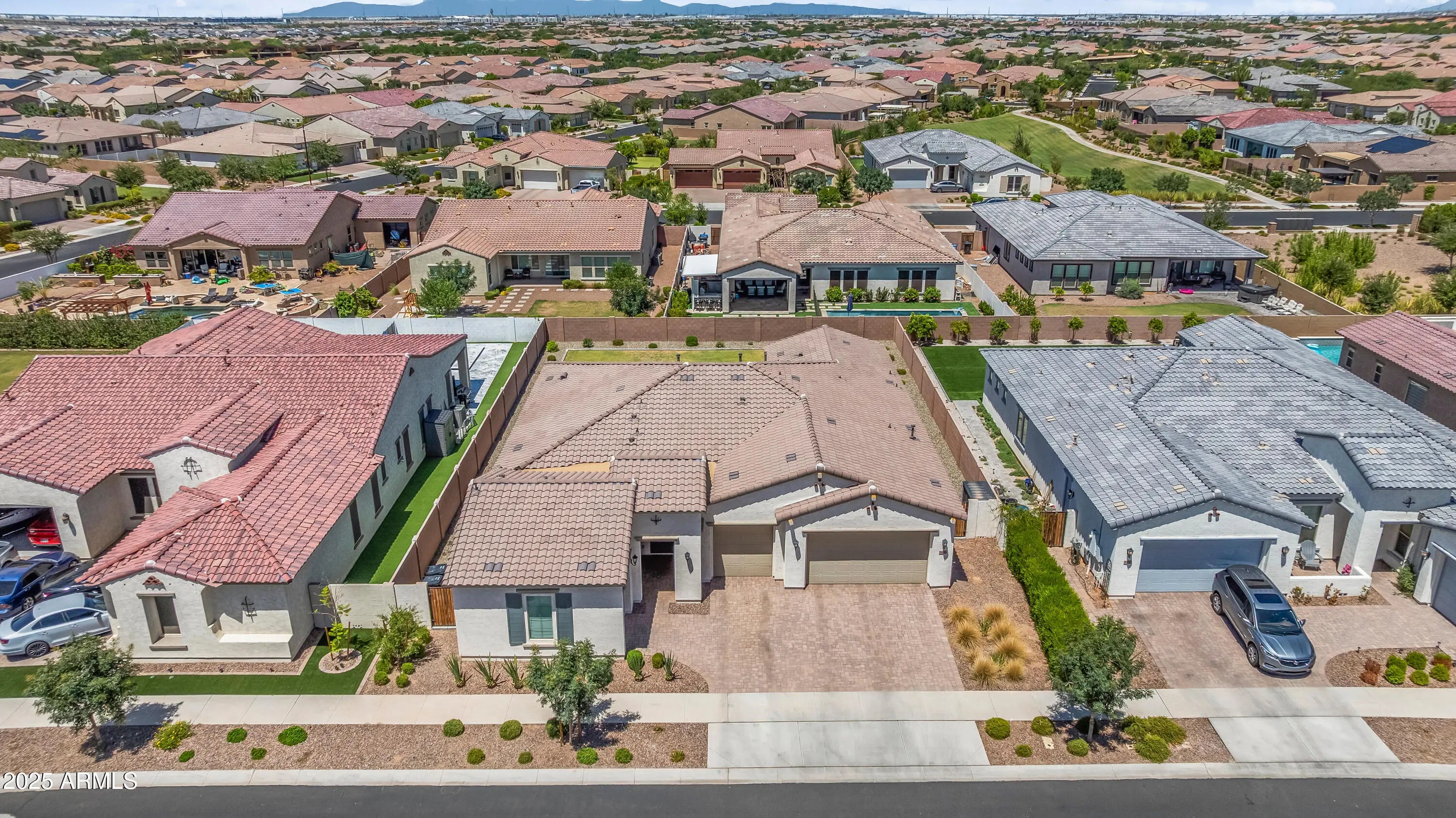 Photo of Listing #6889204