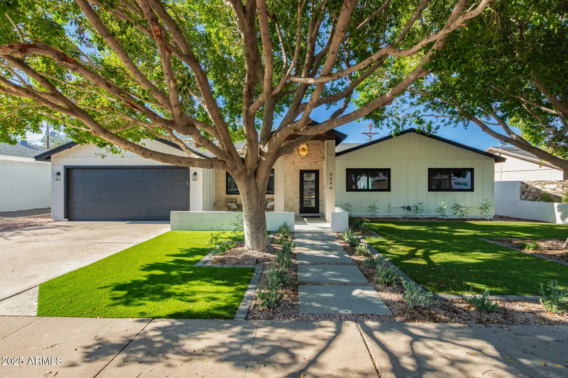 Photo of Listing #6889592