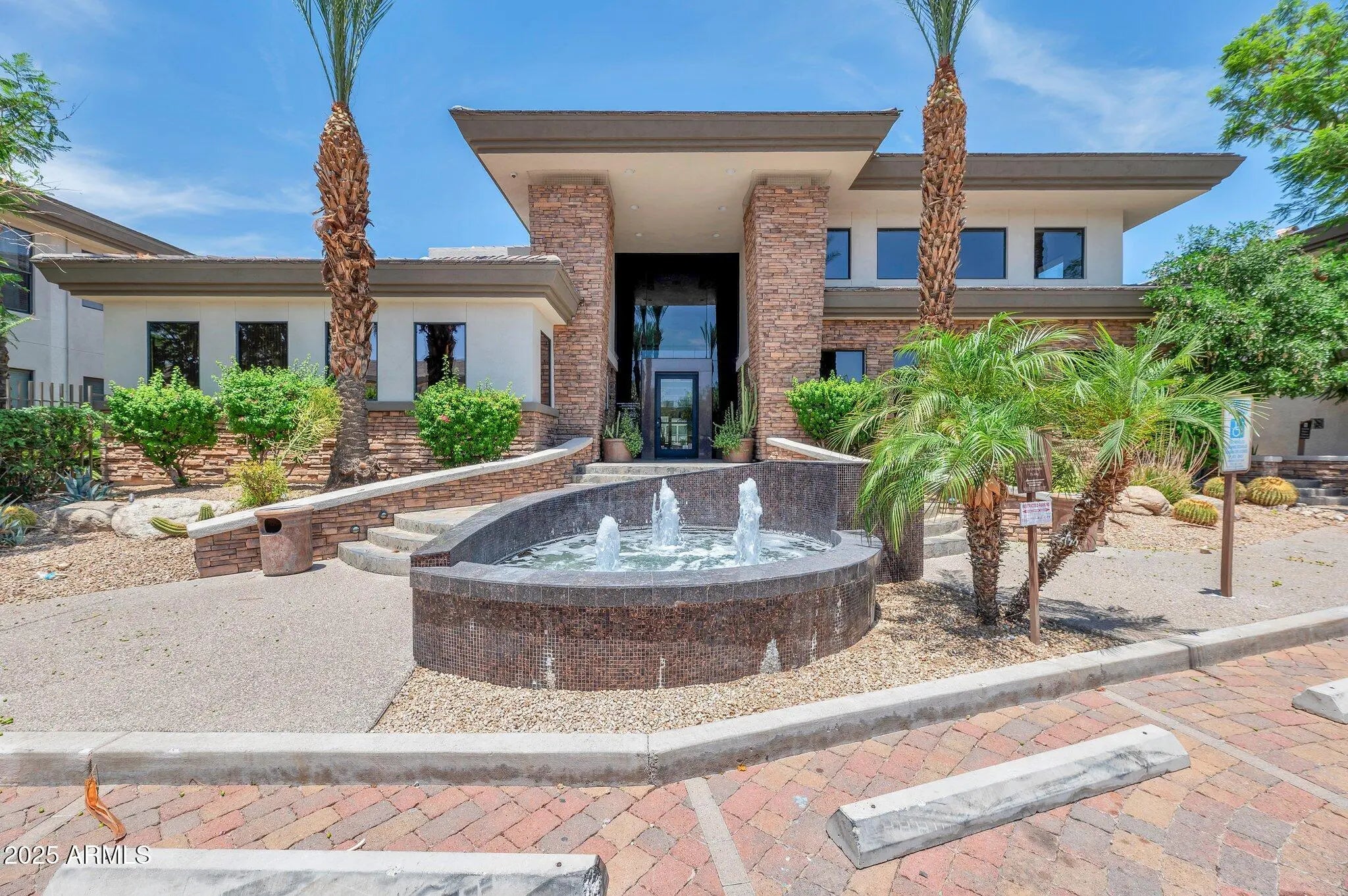 Photo of Listing #6889280