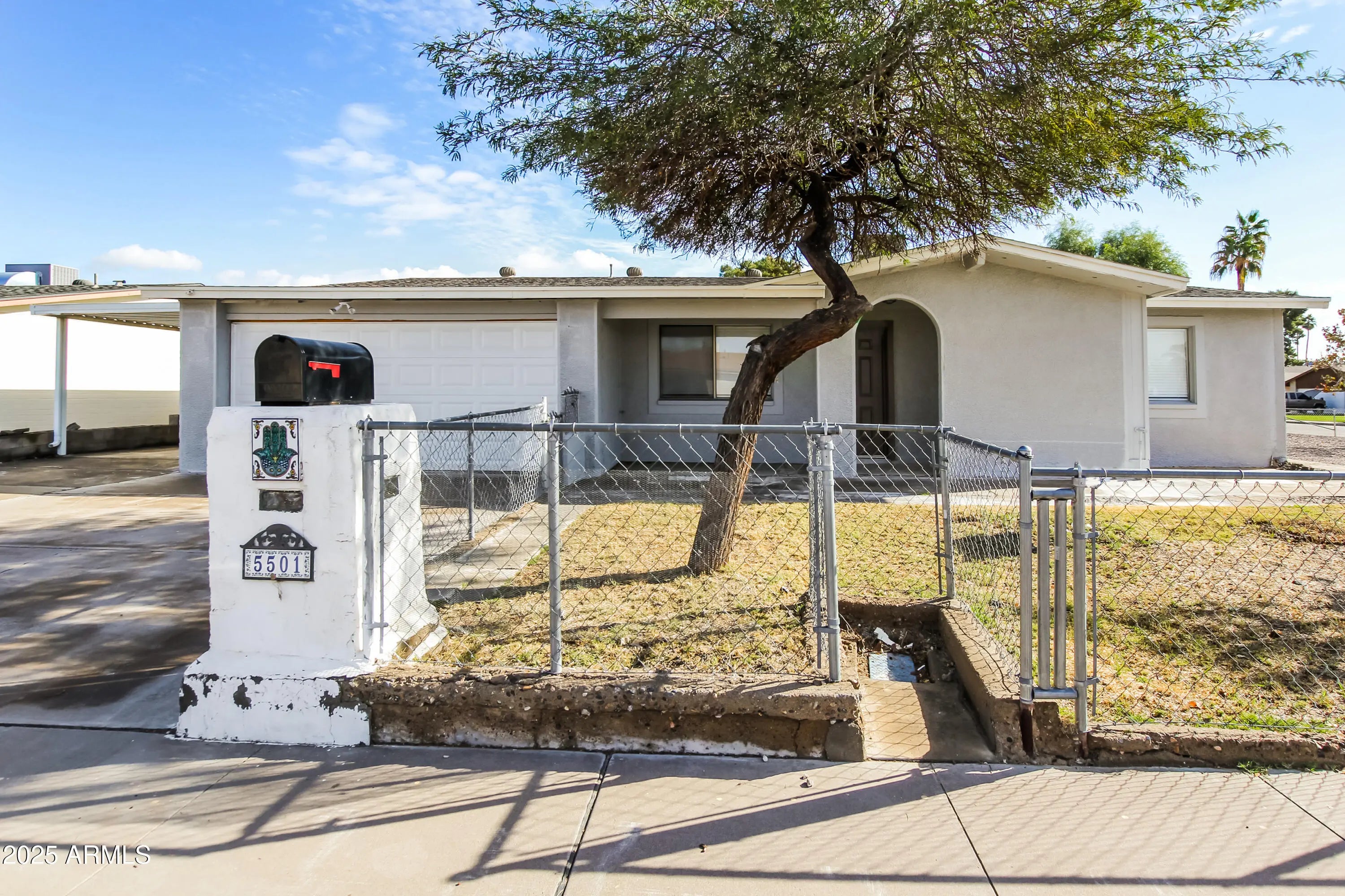 Photo of Listing #6889332