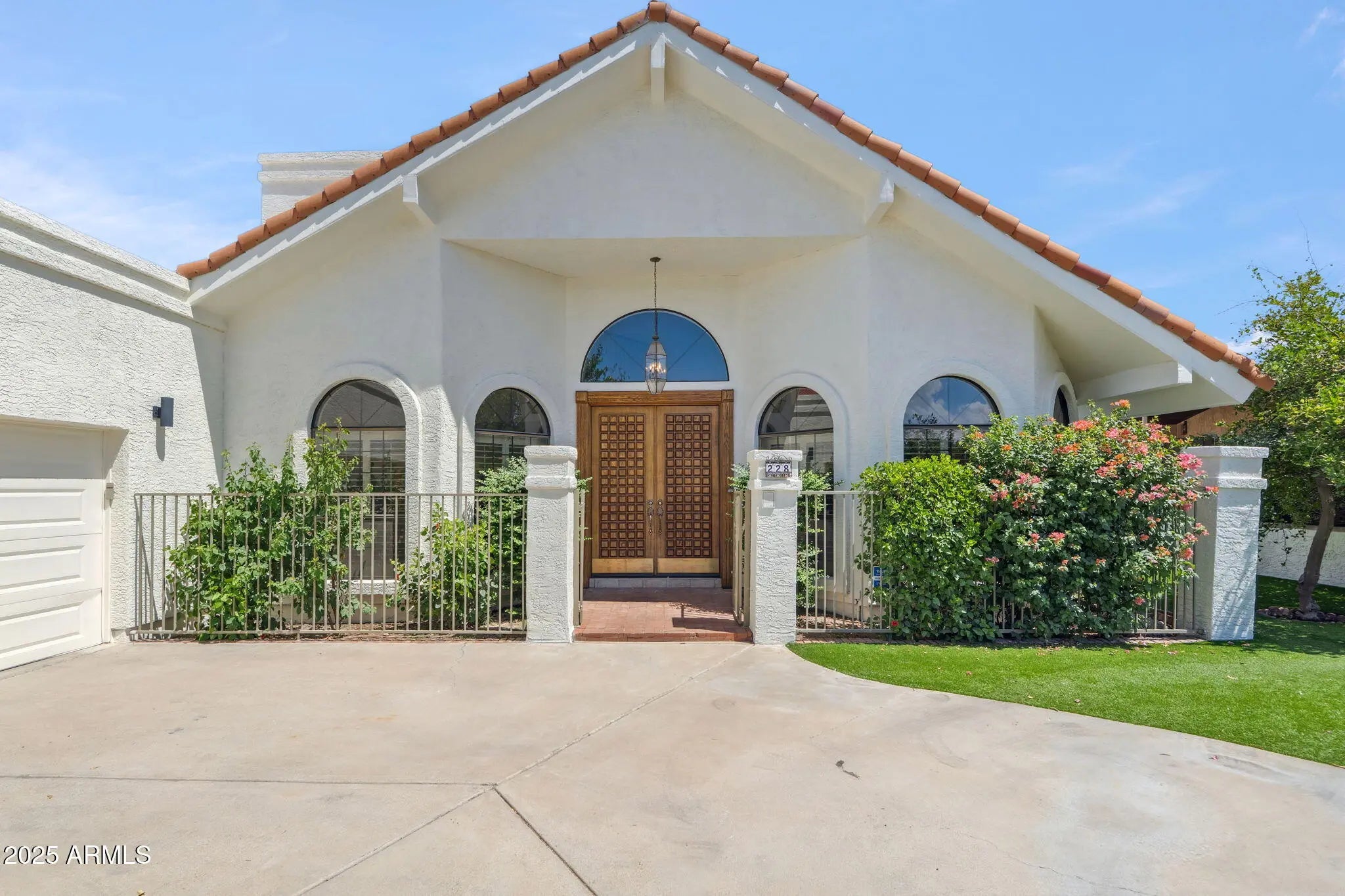 Photo of Listing #6895707