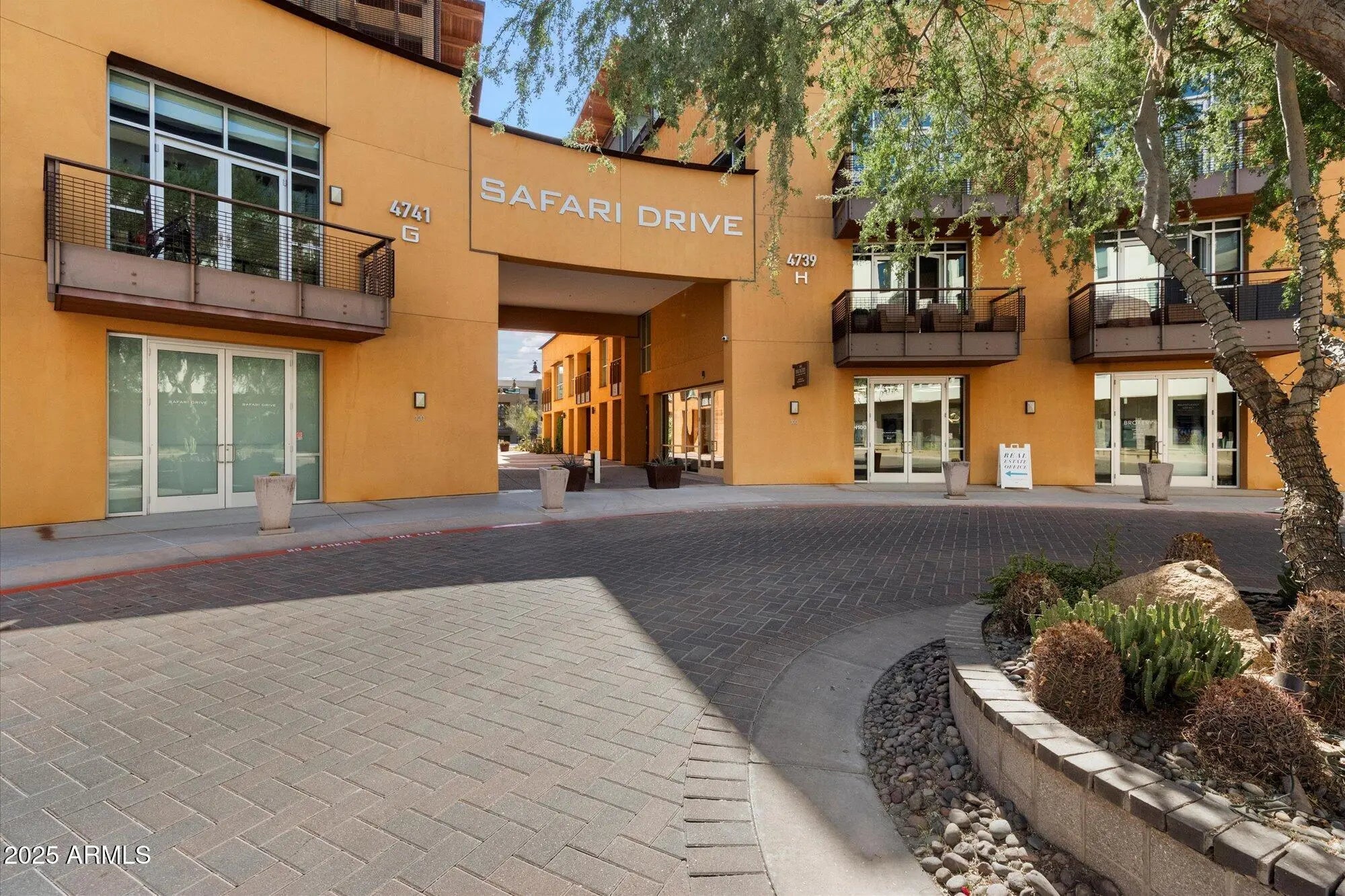 Photo of Listing #6890323