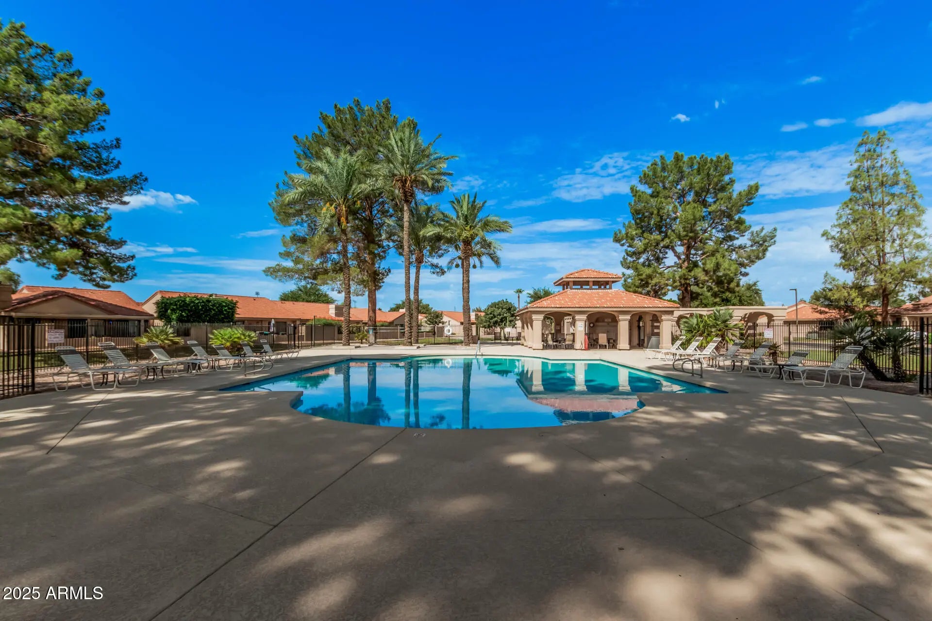 Photo of Listing #6889817