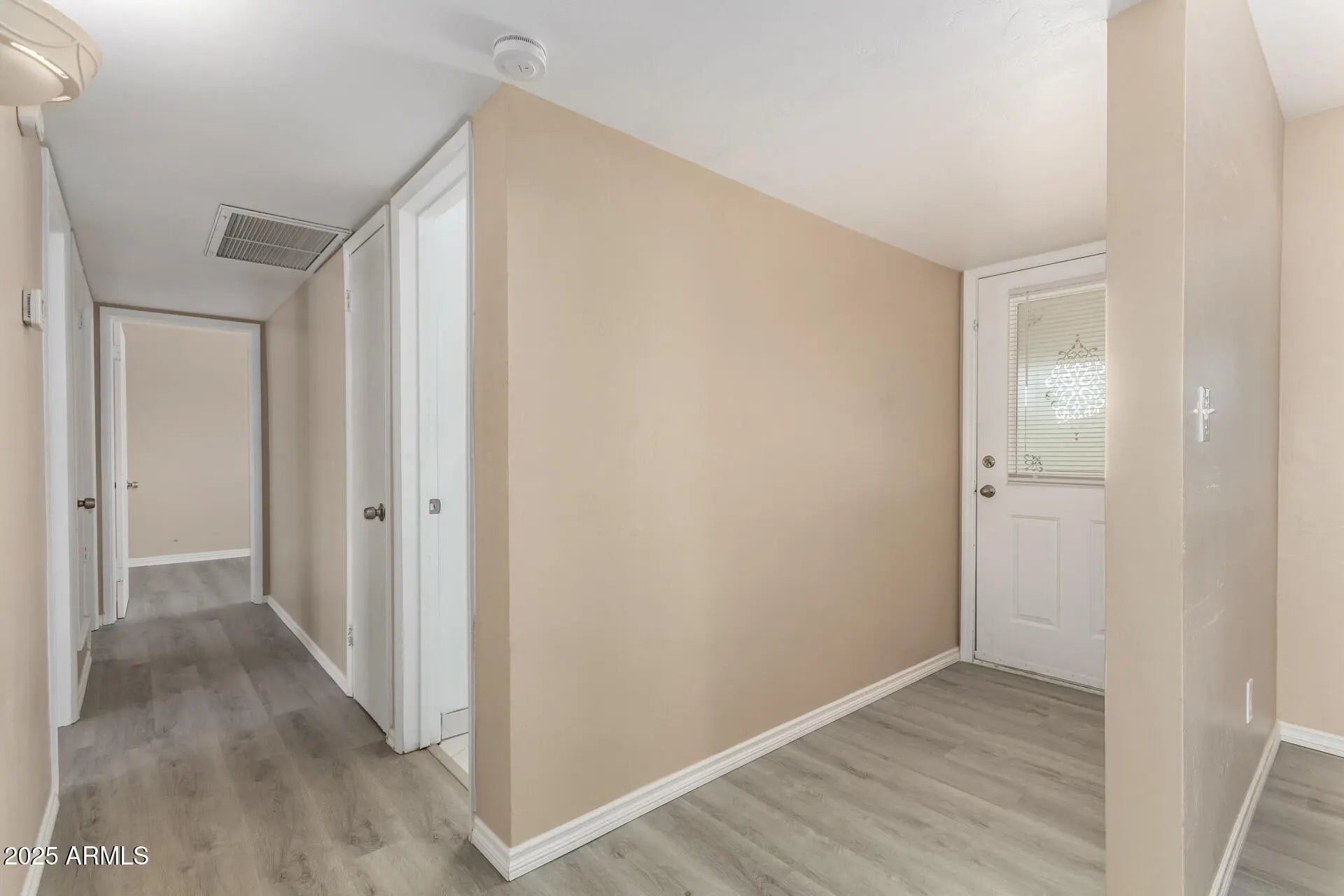 Photo of Listing #6894092