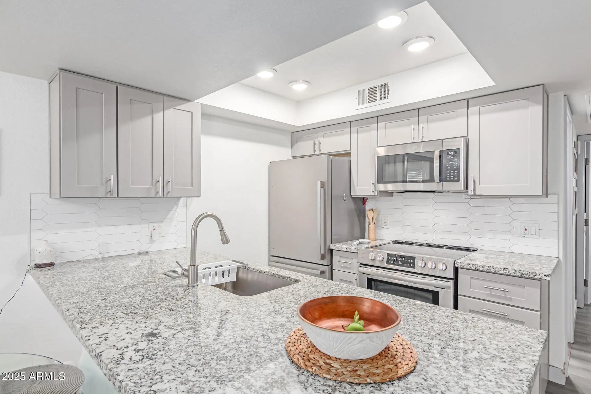 Photo of Listing #6889900