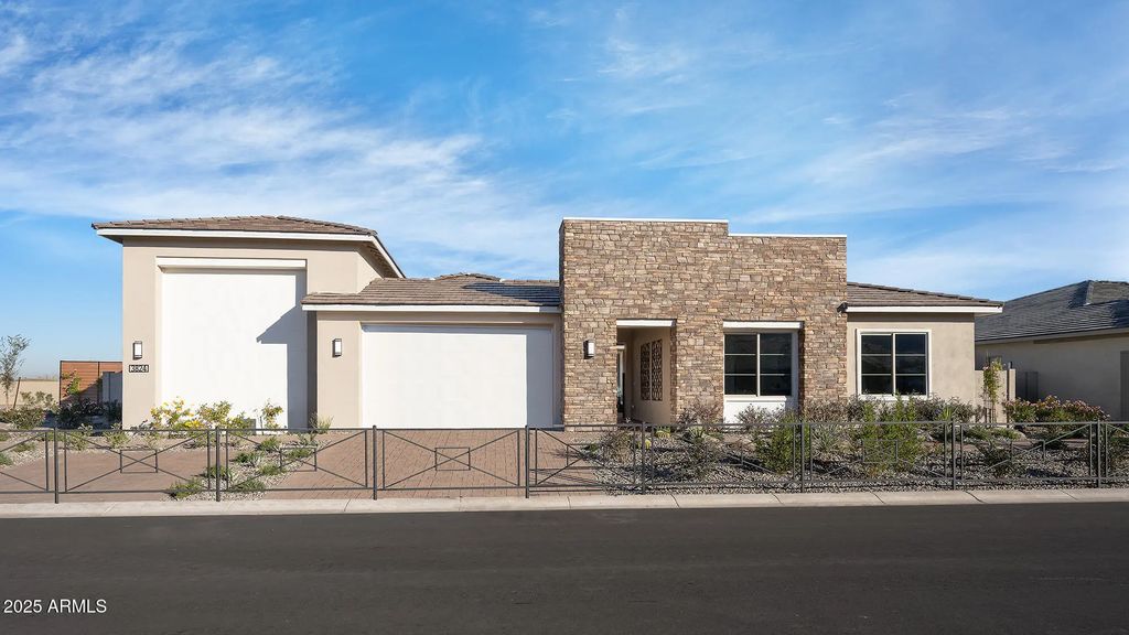 3824 W Whispering Hills Drive, Laveen