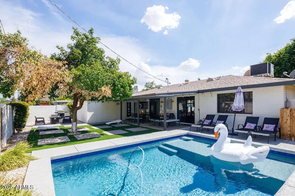 Photo of Listing #6889853