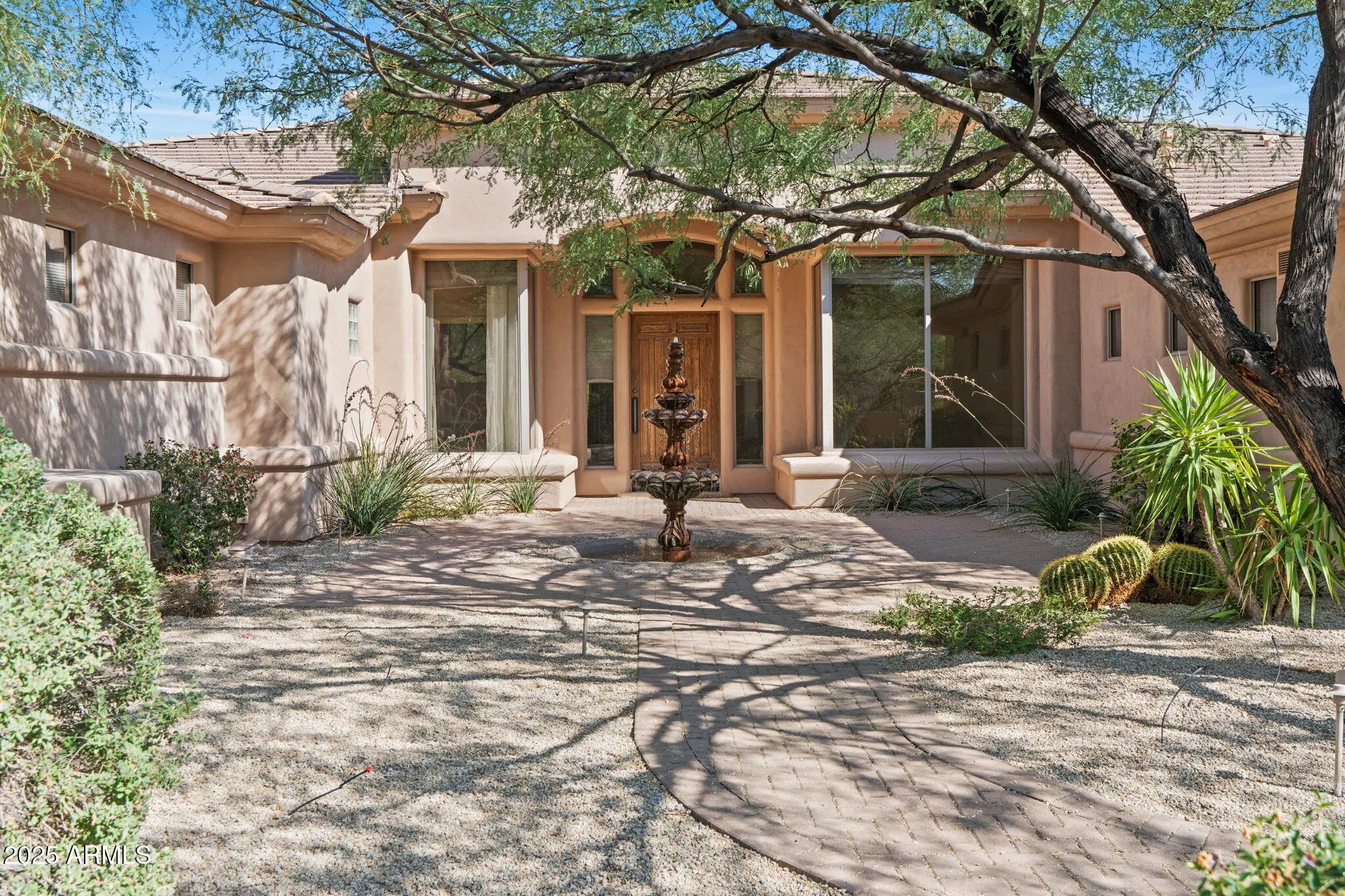 Photo of Listing #6889944