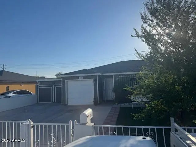 Photo of Listing #6890058