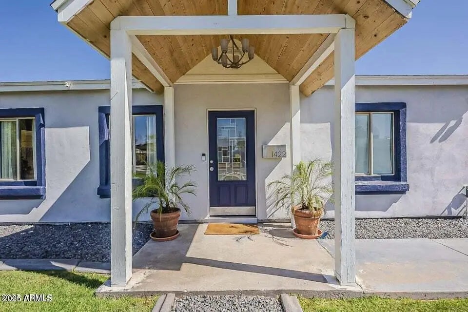 Photo of Listing #6890051