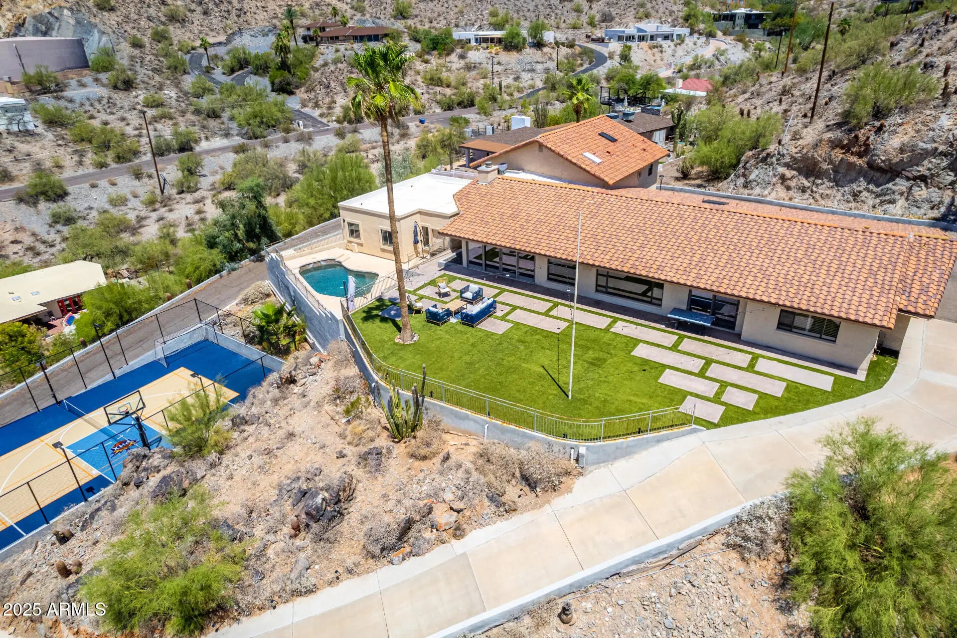 Photo of Listing #6893051