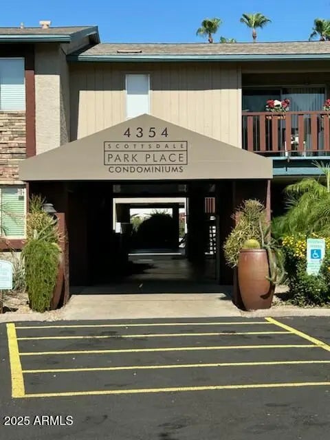 Photo of Listing #6891947