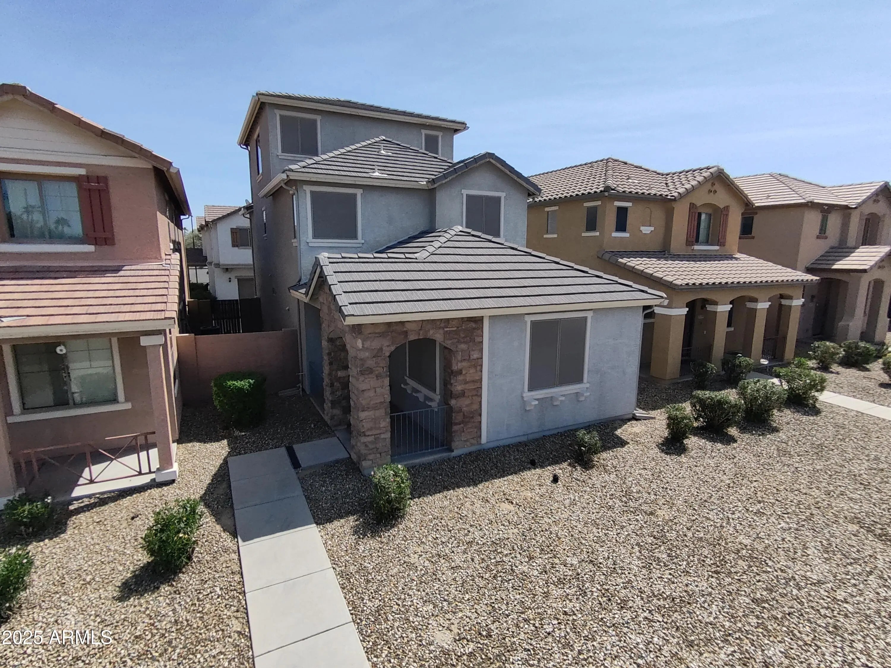 Photo of Listing #6890844