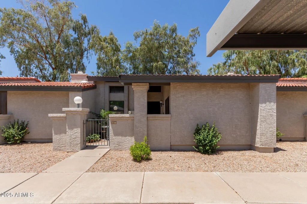 1718 S Longmore -- (unit 67), Mesa