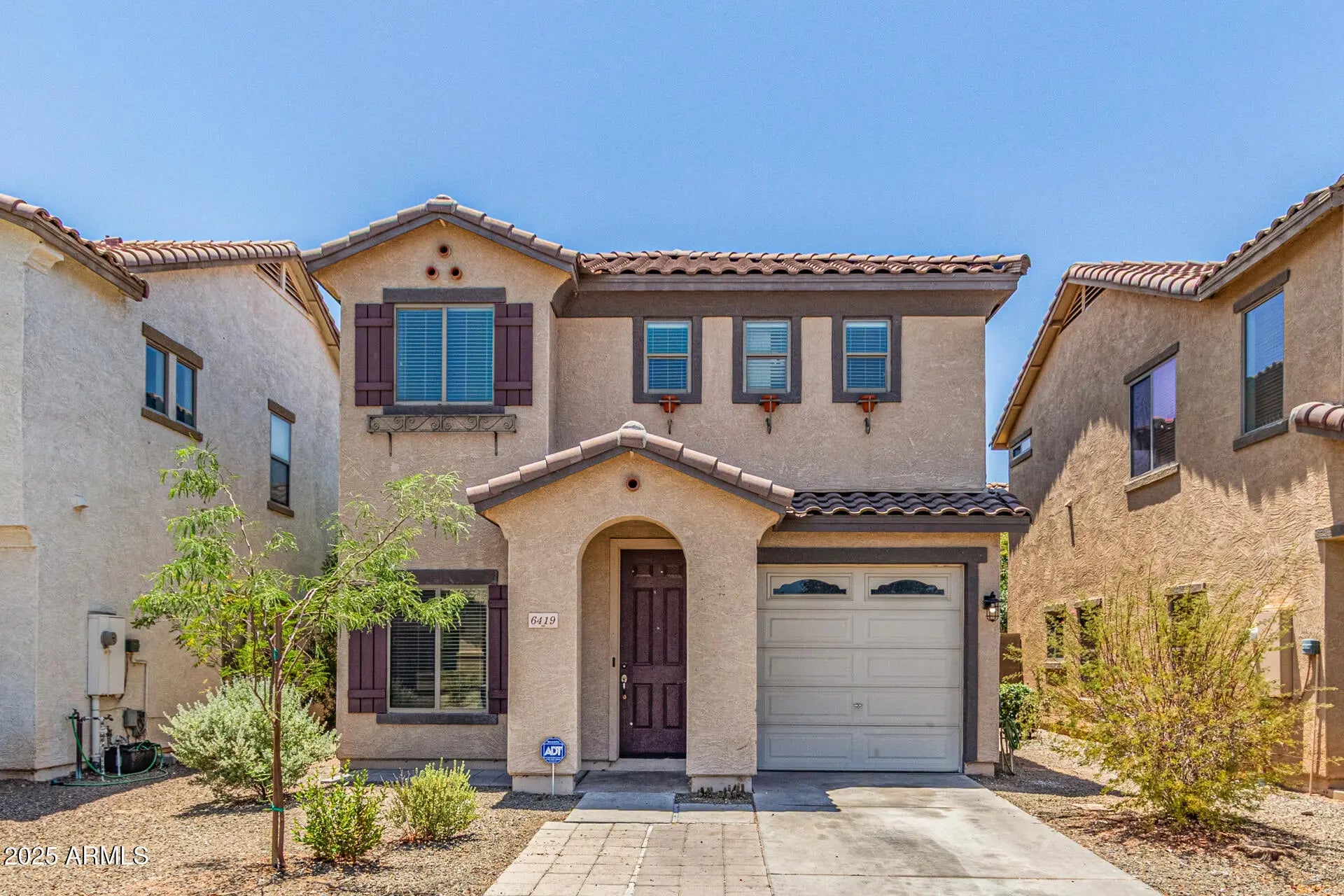 Photo of Listing #6891073