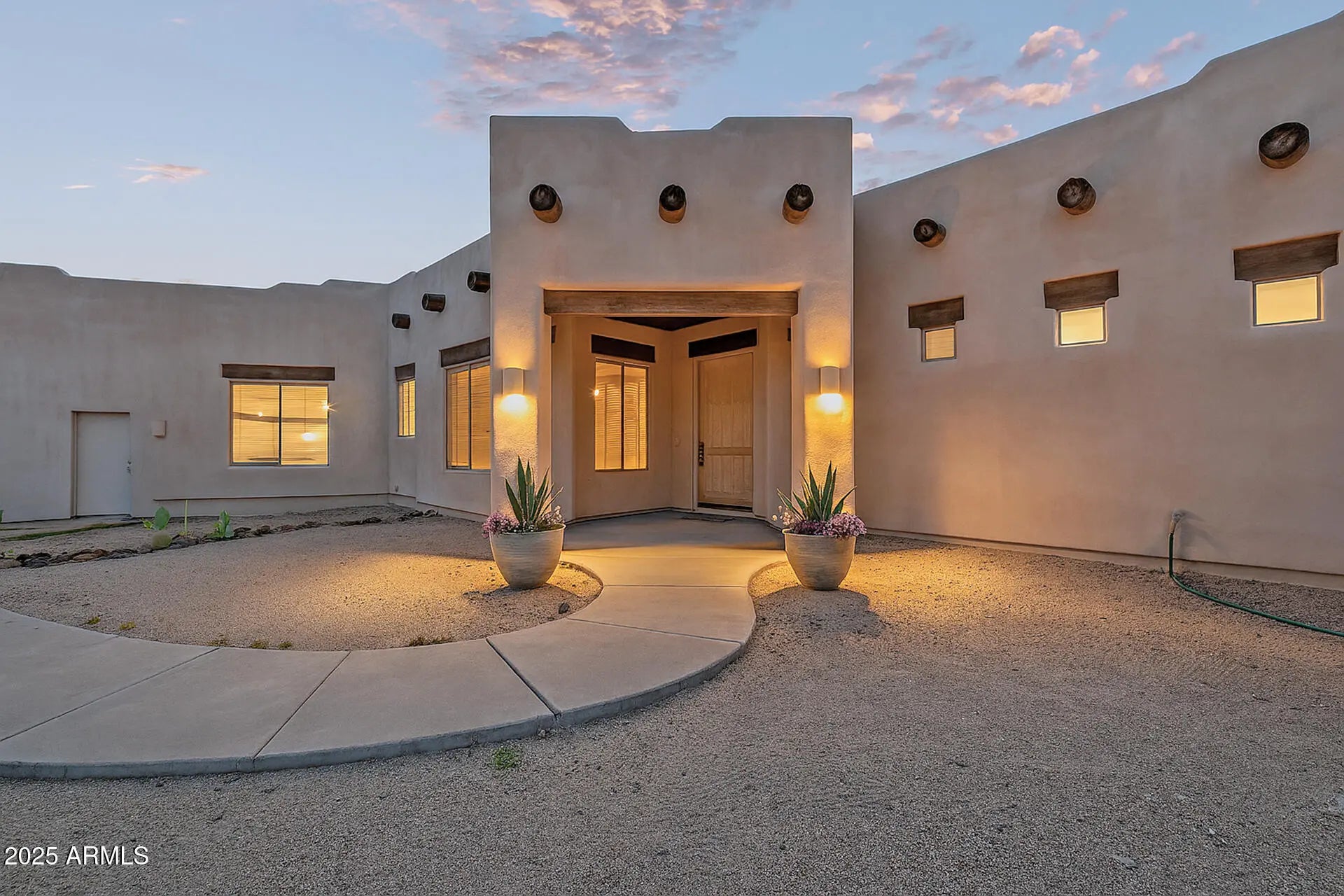 Photo of Listing #6891840