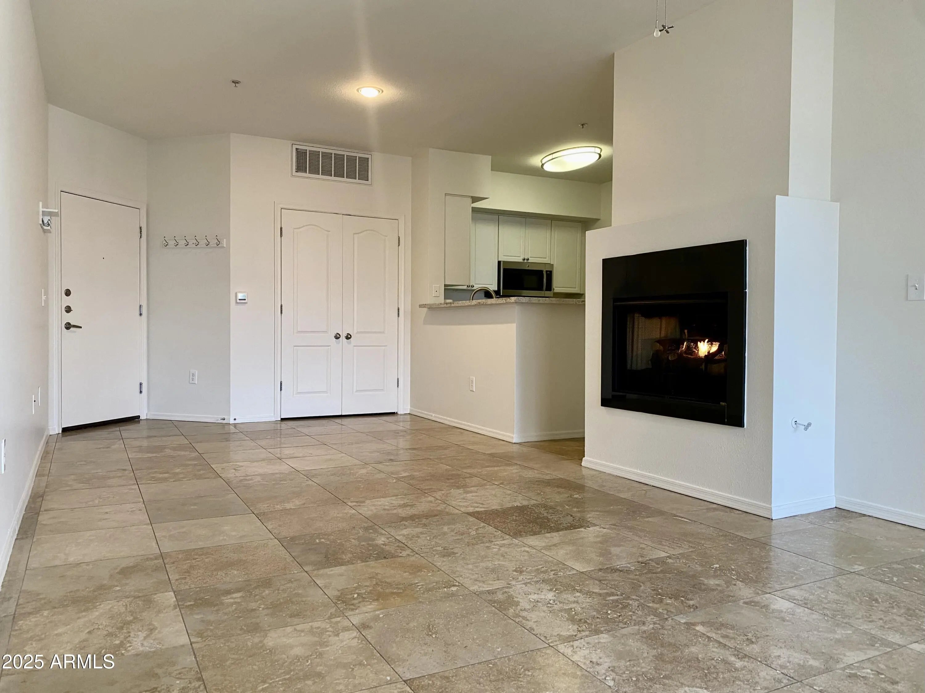 Photo of Listing #6891273