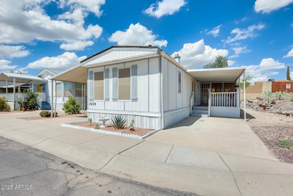 1628 E Villa Rita Drive, Phoenix
