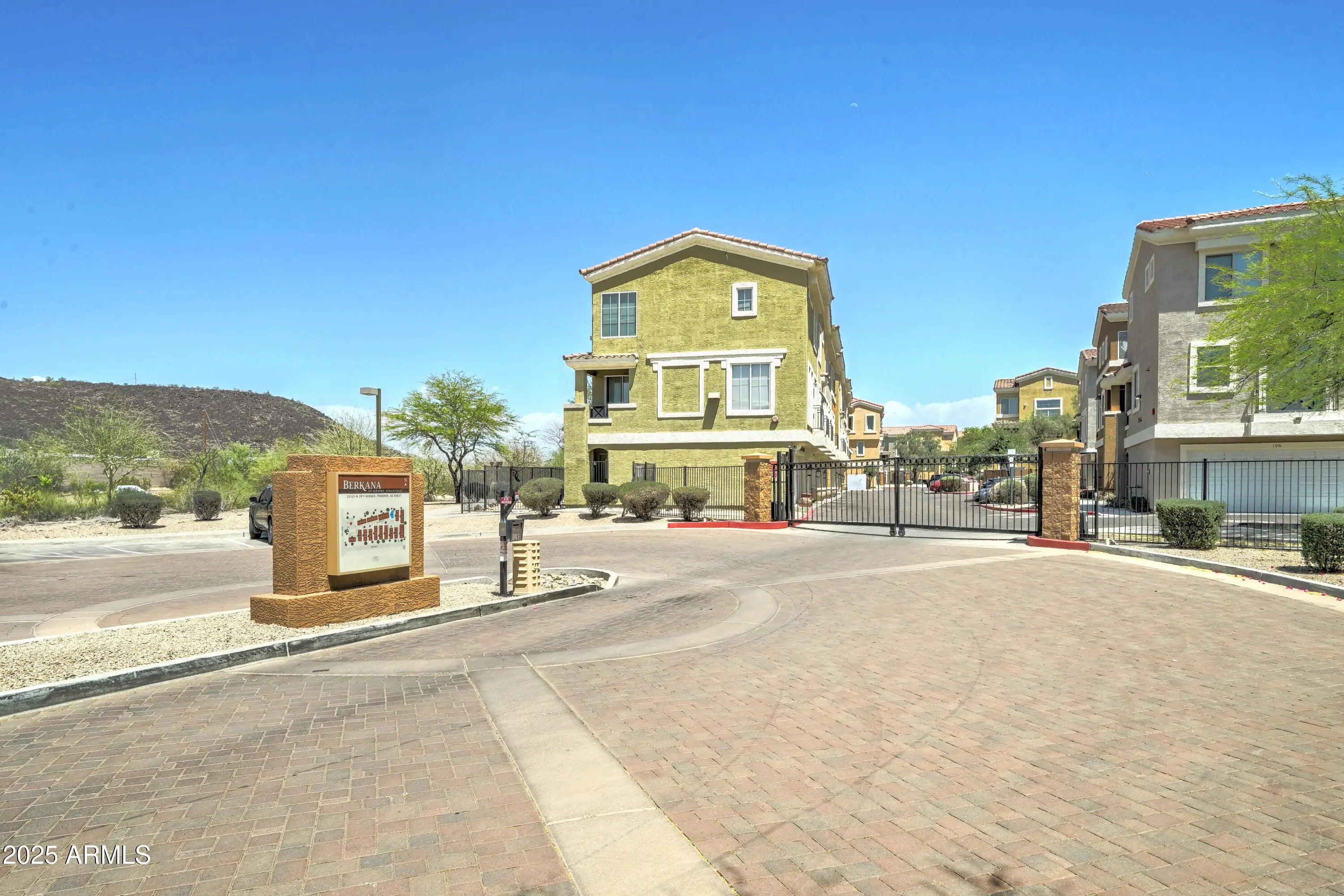 Photo of Listing #6891700