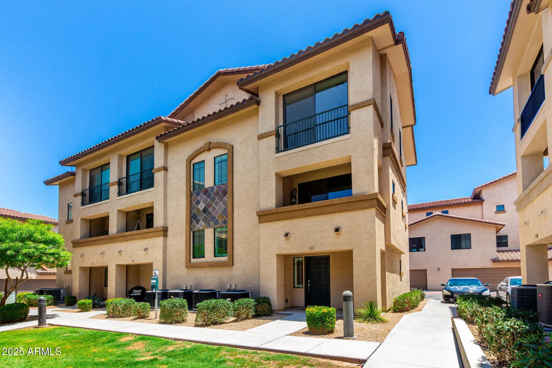 Photo of Listing #6891748