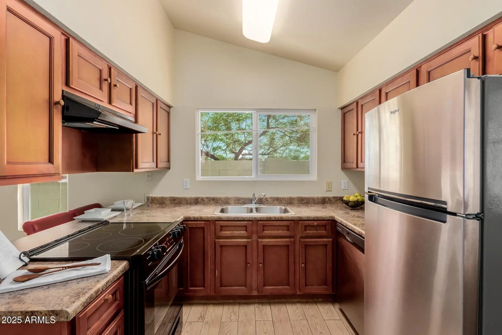 931 W Emelita Circle, Mesa