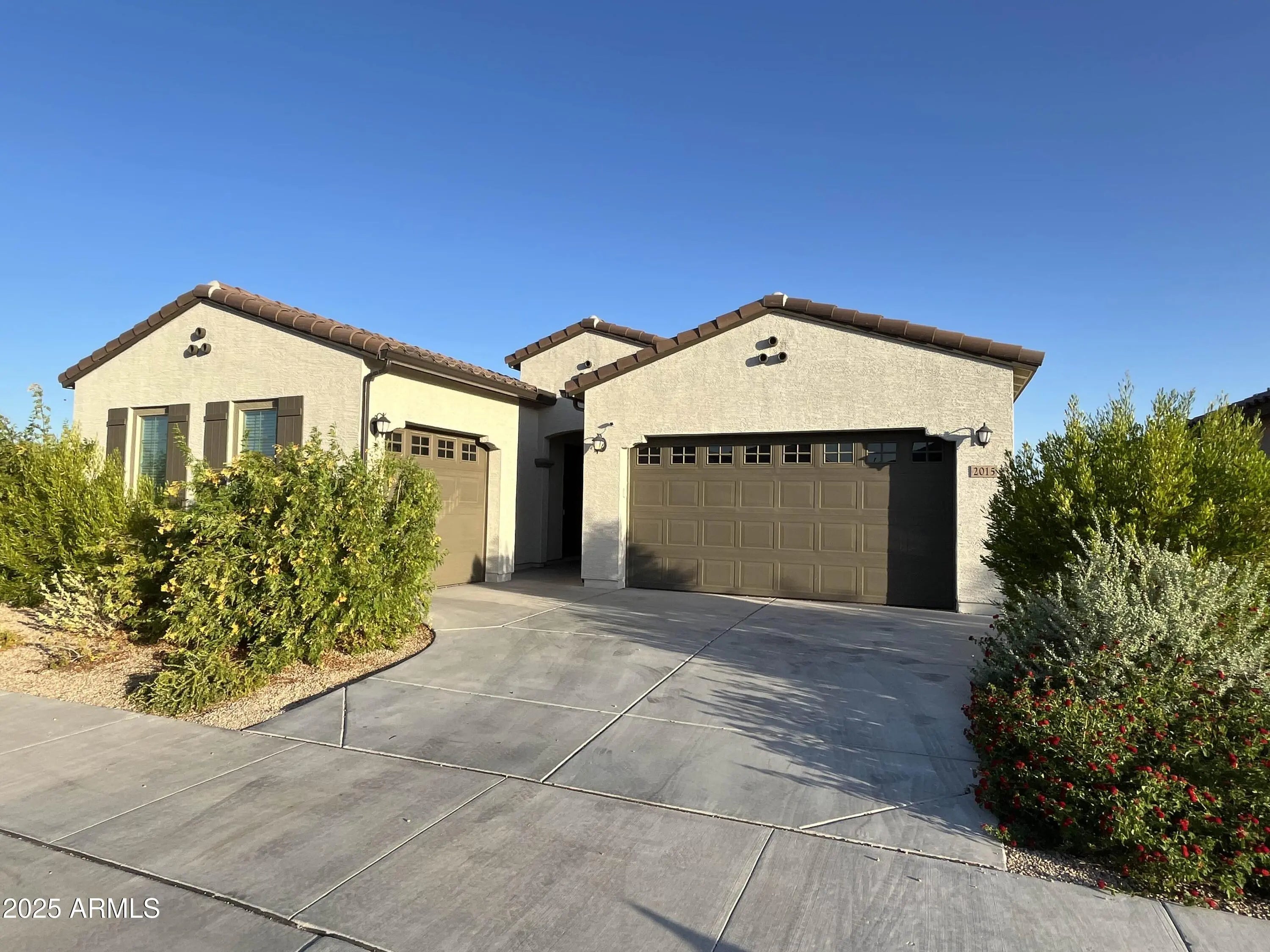 Photo of Listing #6891854