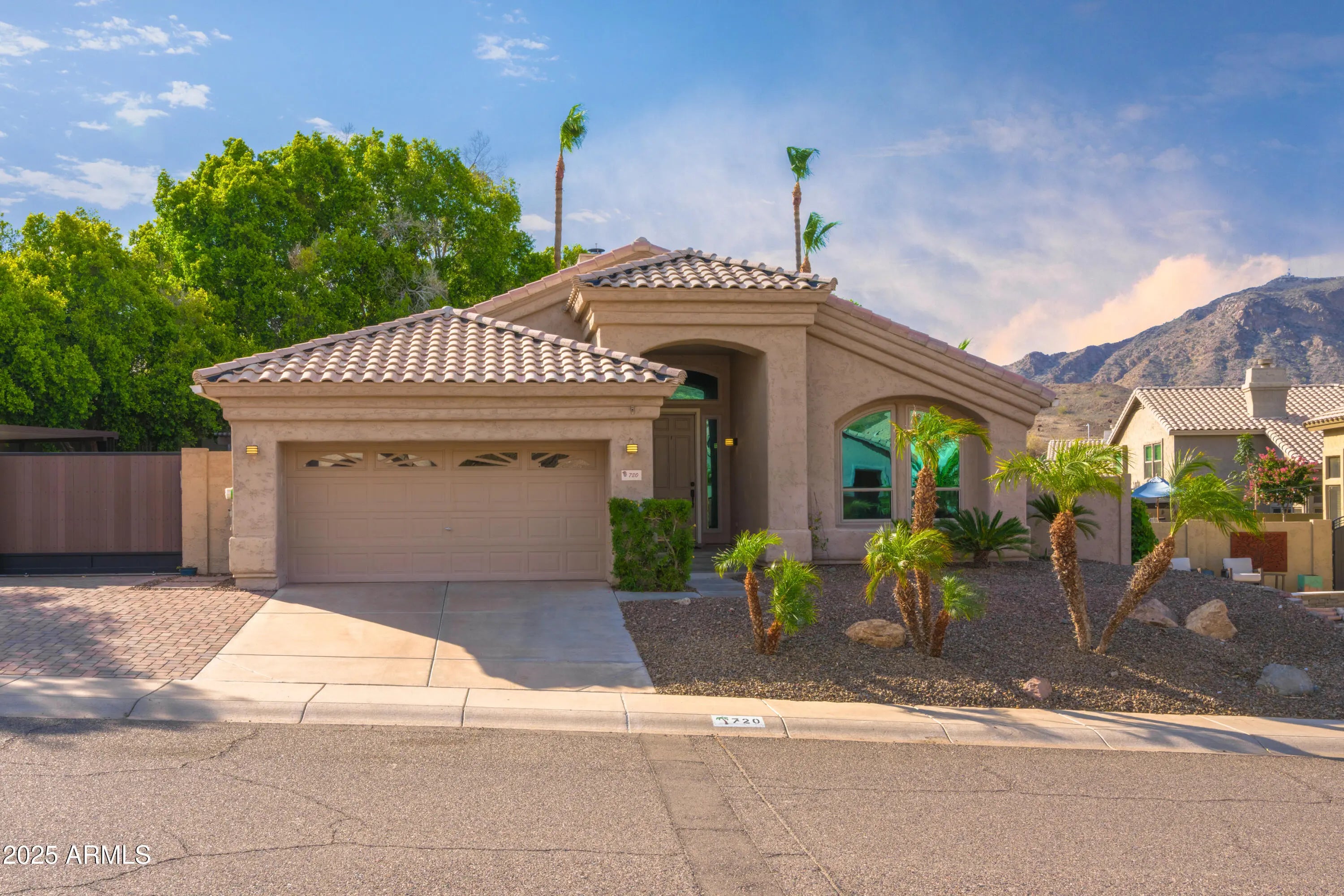 Photo of Listing #6891945