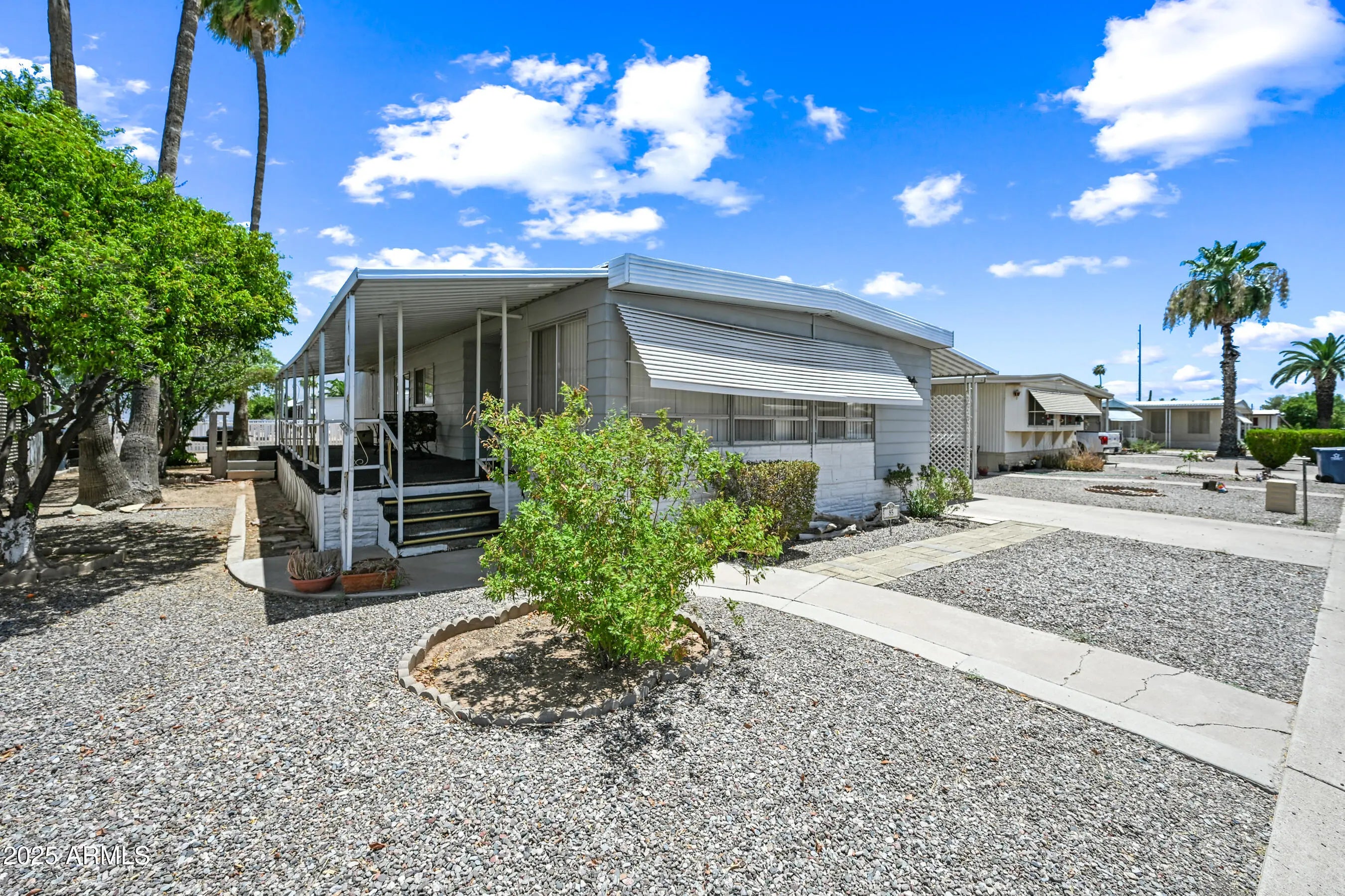 Photo of Listing #6892010