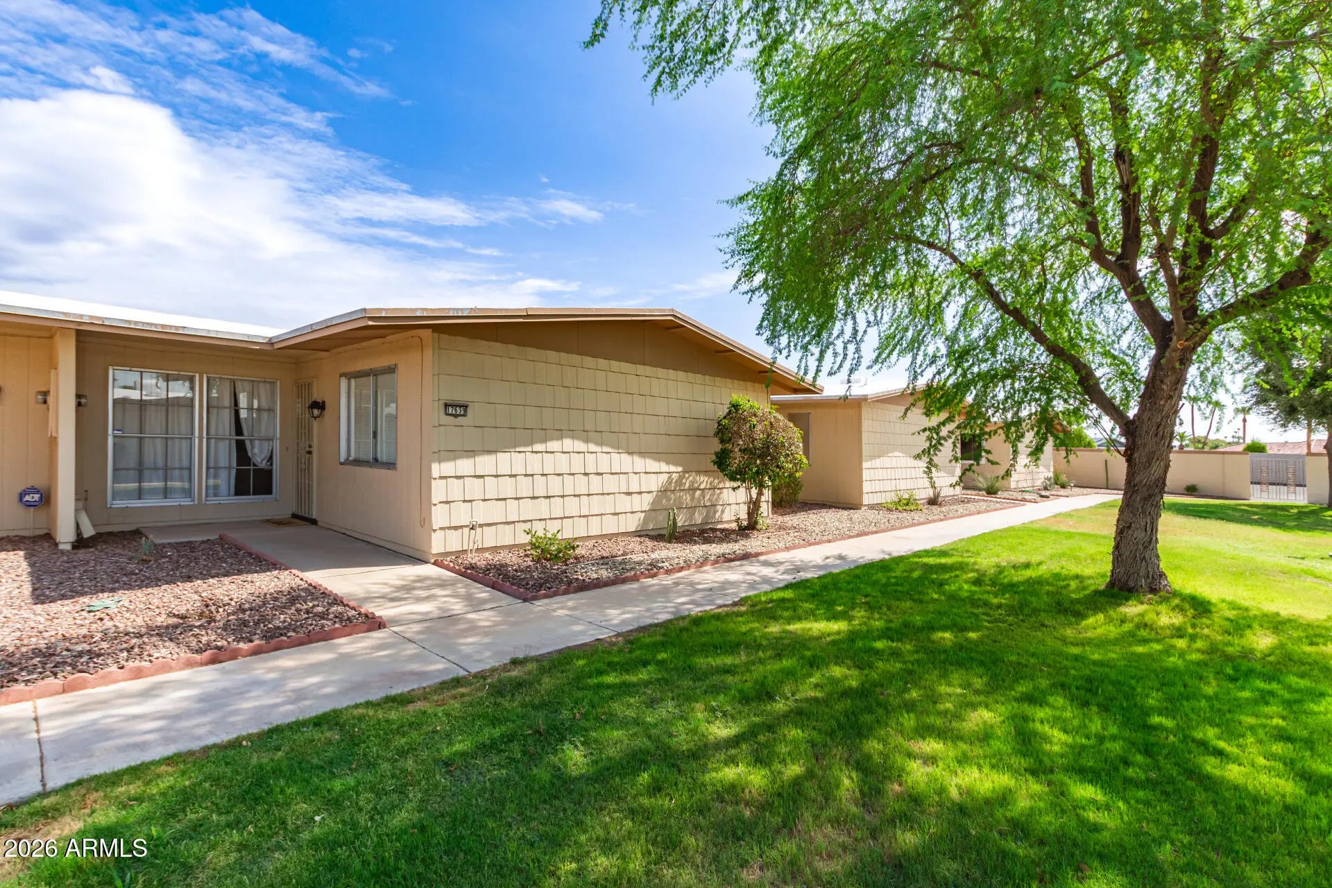 Photo of Listing #6894949