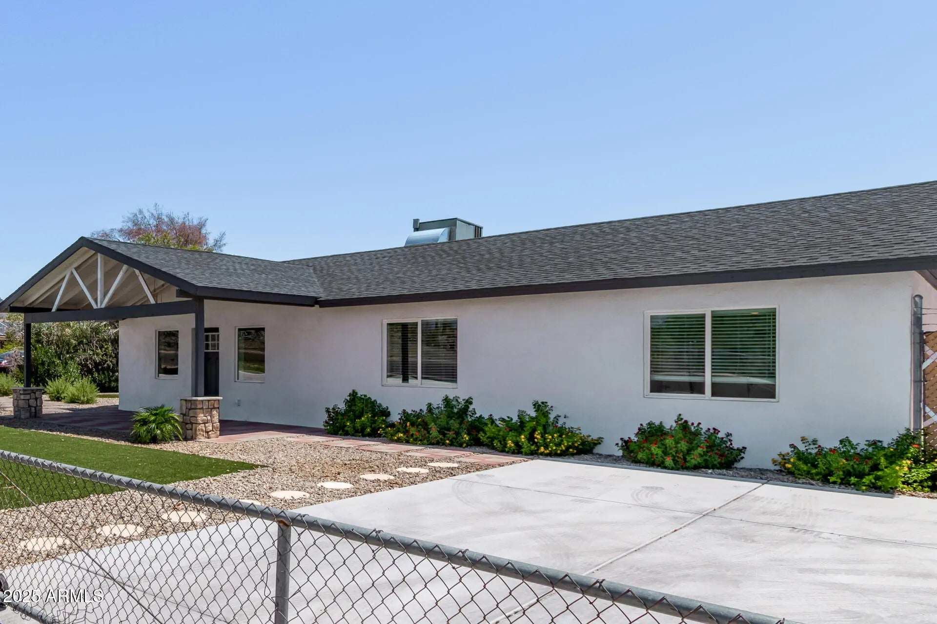 Photo of Listing #6893417