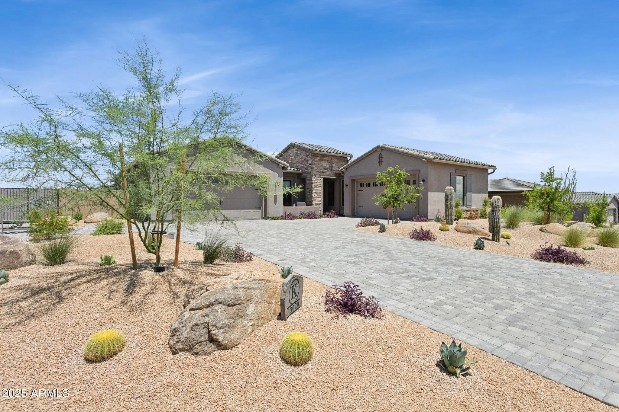 Photo of Listing #6895424