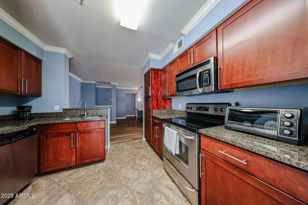 2025 E Campbell Avenue (unit 327), Phoenix