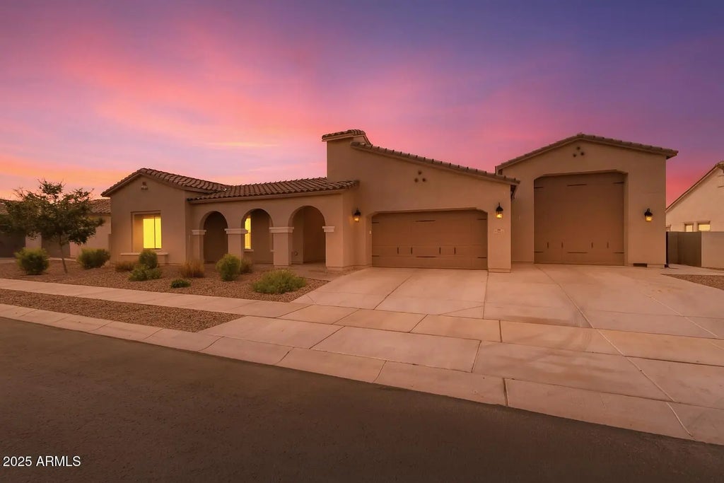 22863 E Russet Road, Queen Creek
