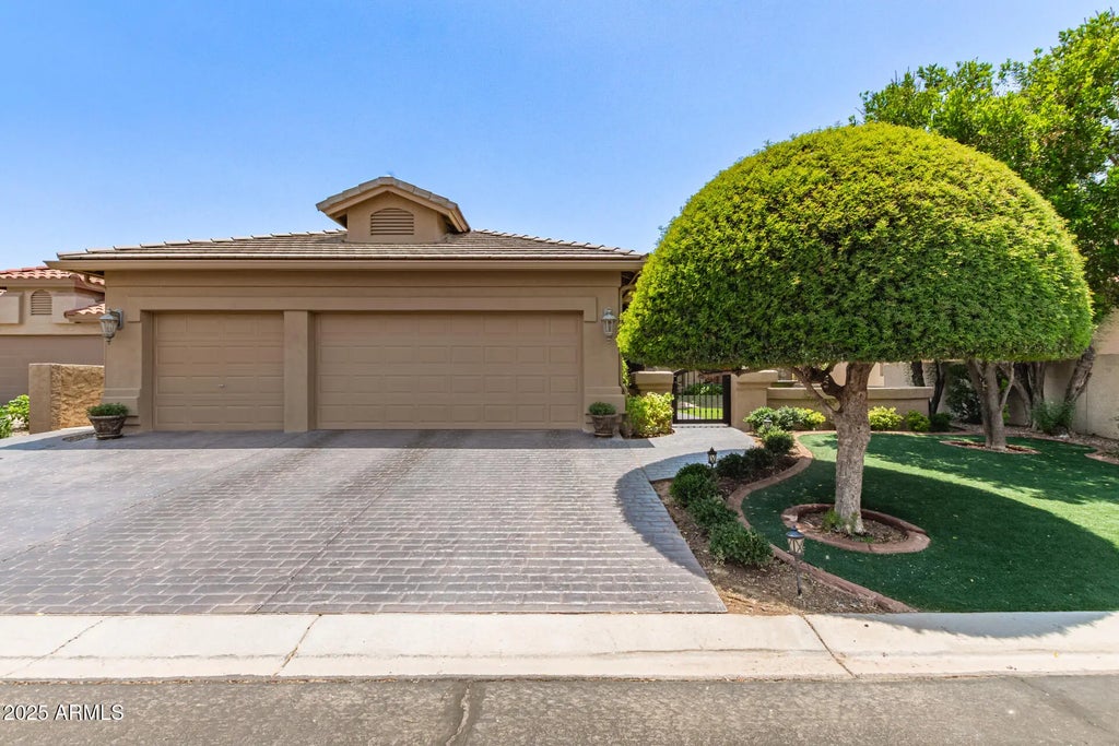 10015 E Nacoma Court, Sun Lakes