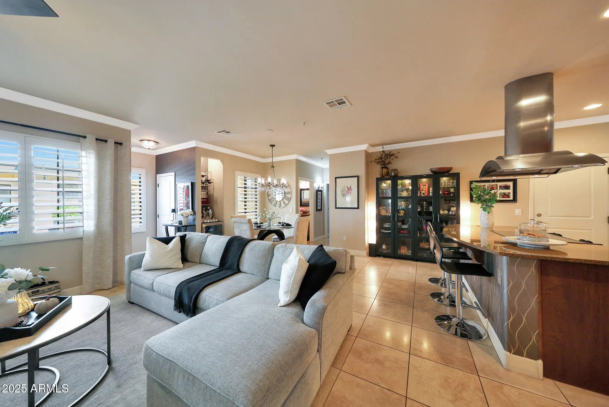 Photo of Listing #6932826