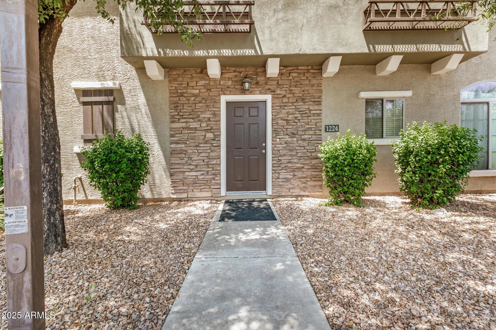 Photo of Listing #6893716