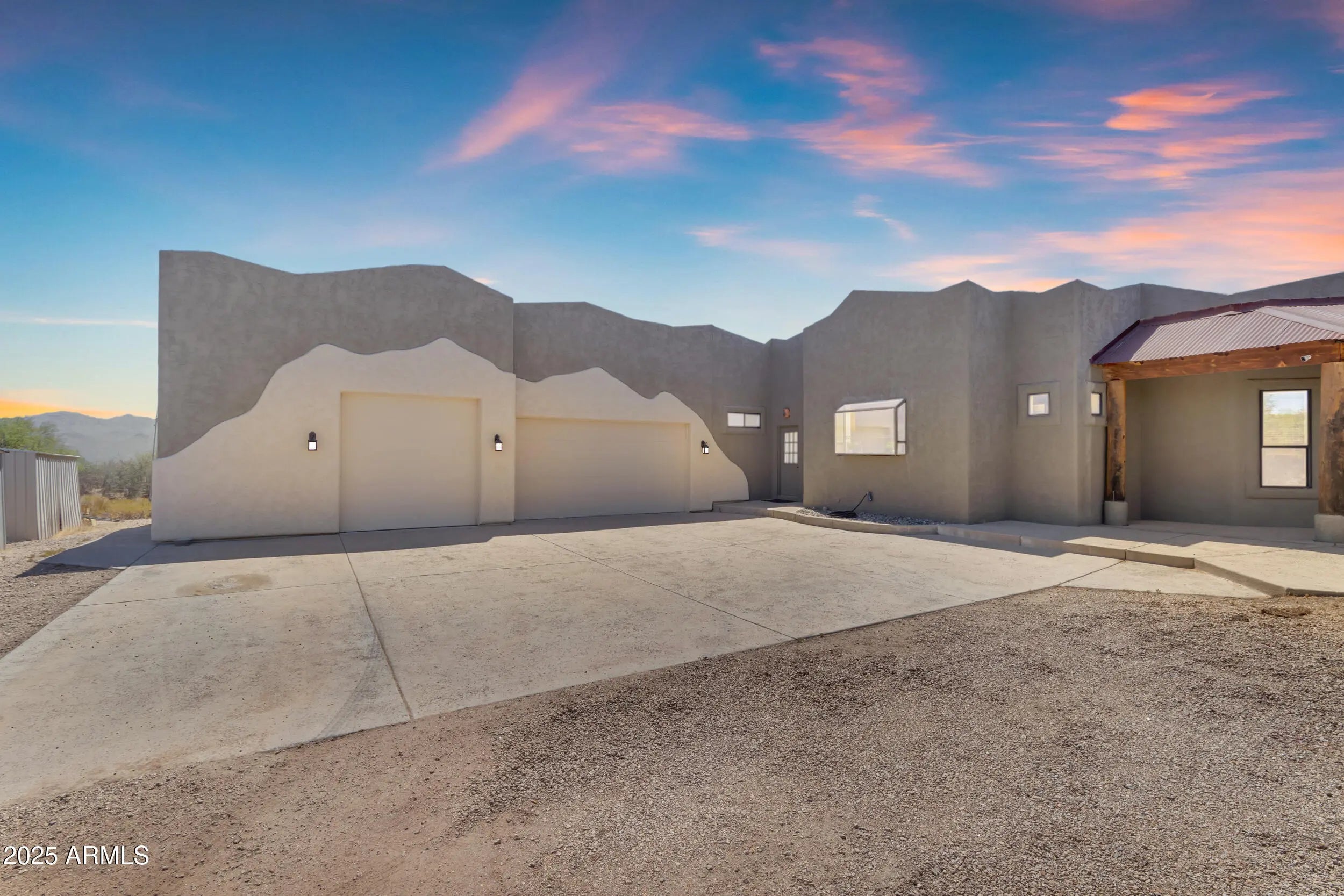 Photo of Listing #6896831