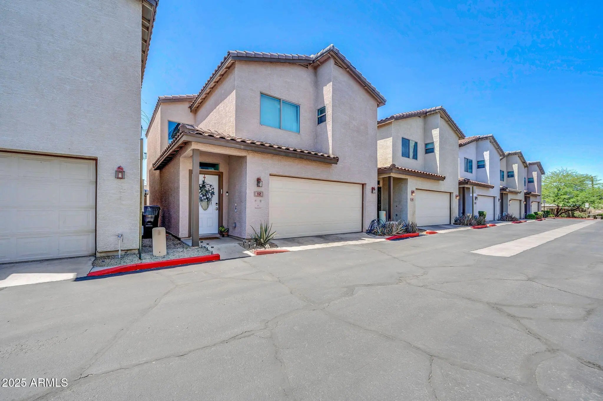 Photo of Listing #6892817