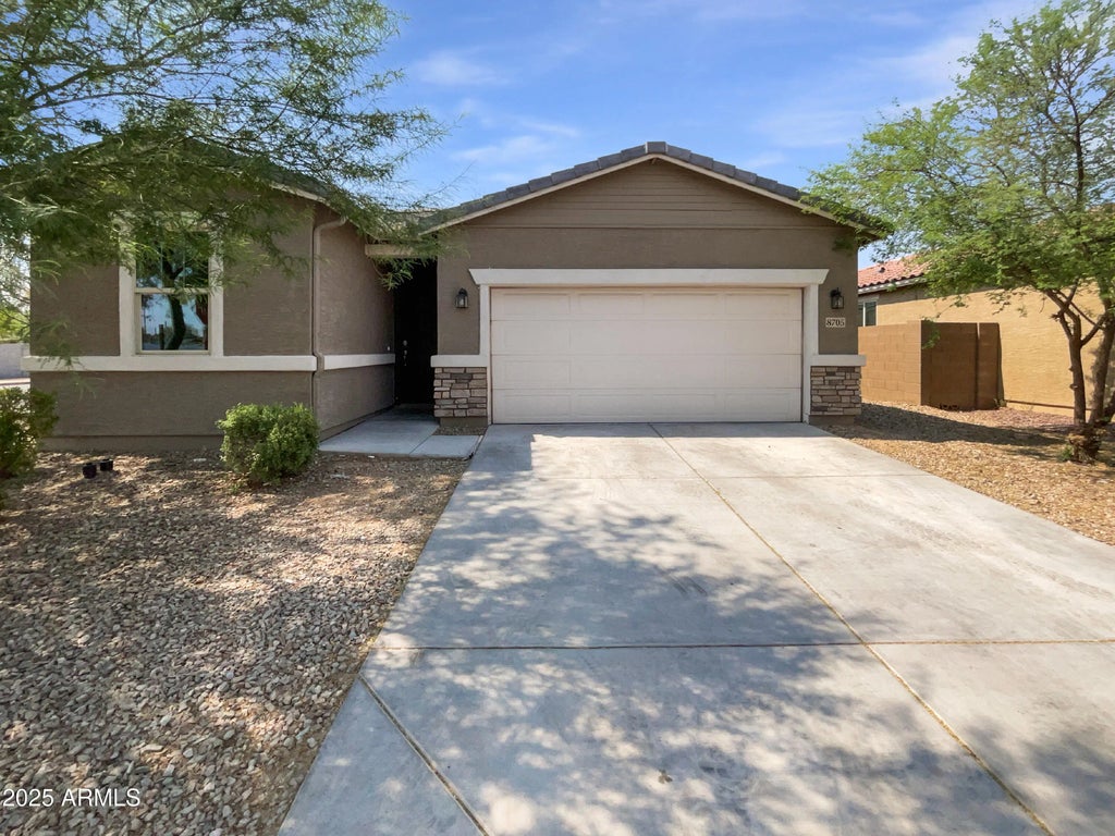 8705 W Mackenzie Drive, Phoenix