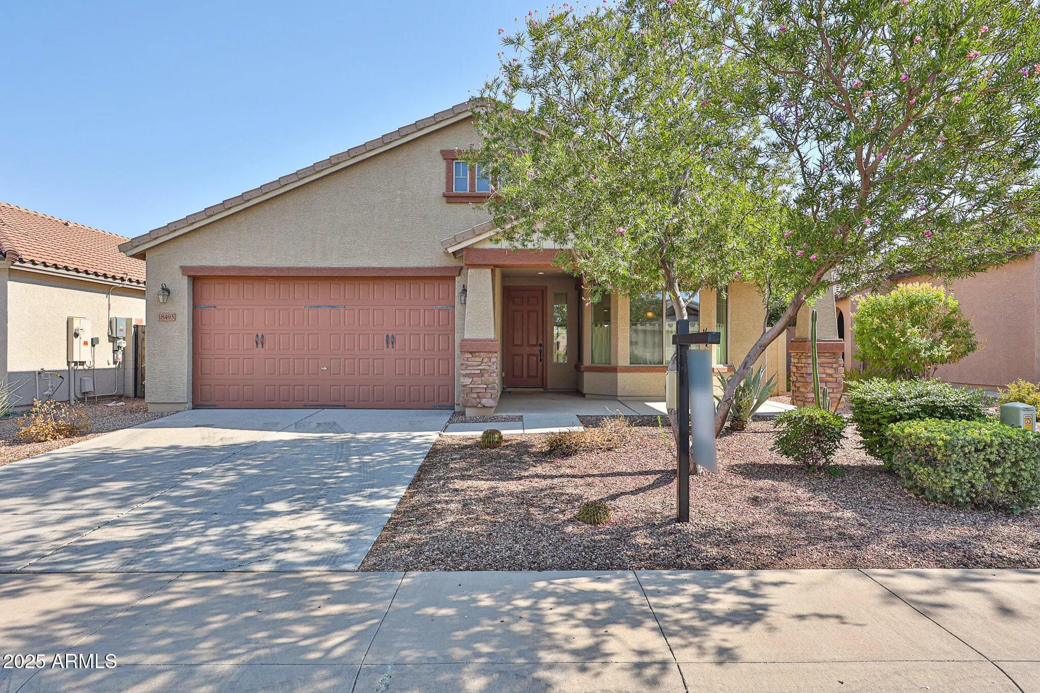 Photo of Listing #6908018