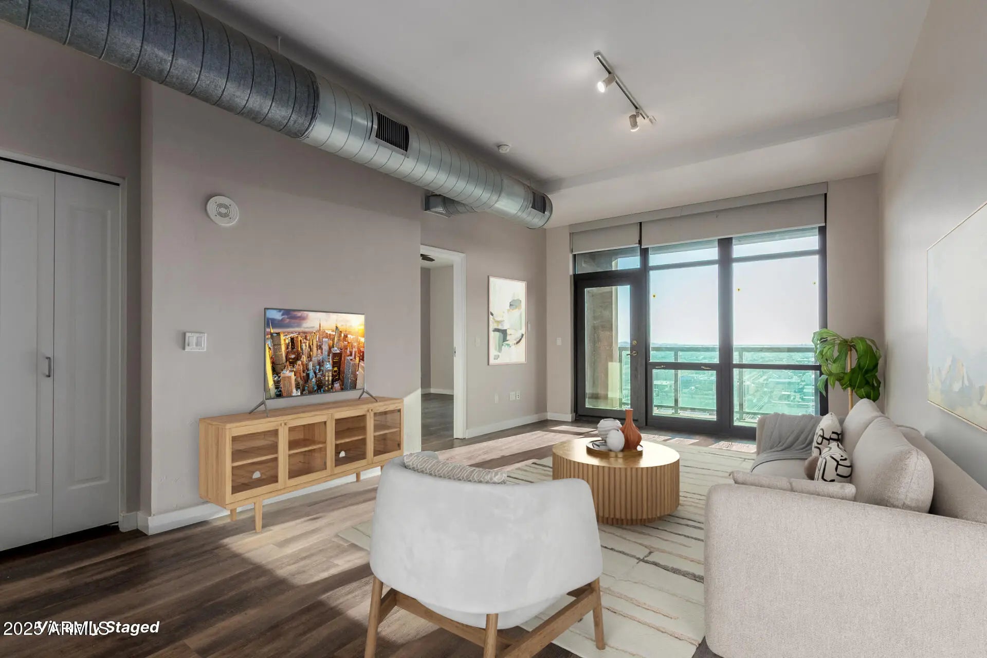 Photo of Listing #6896136