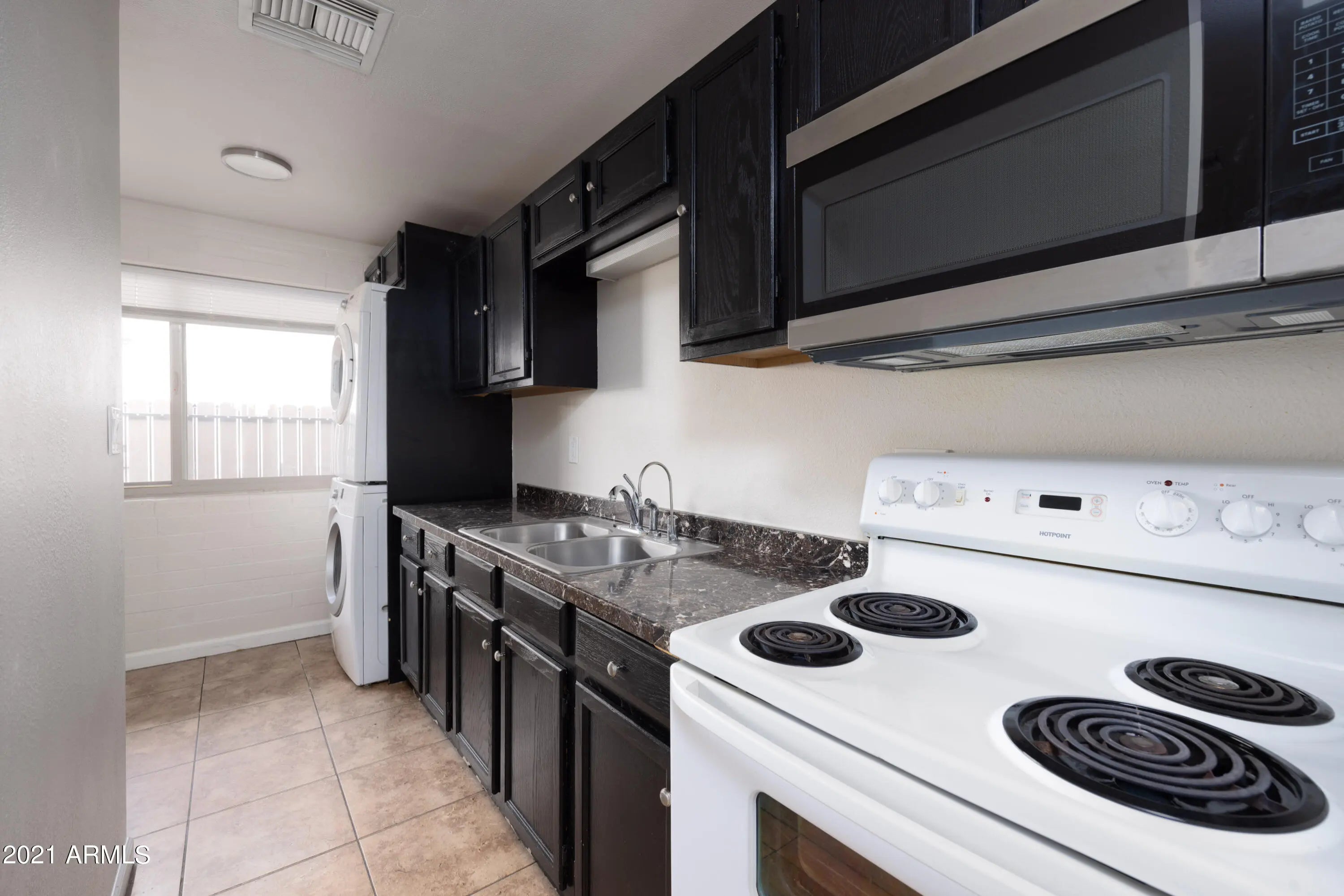 Photo of Listing #6893050