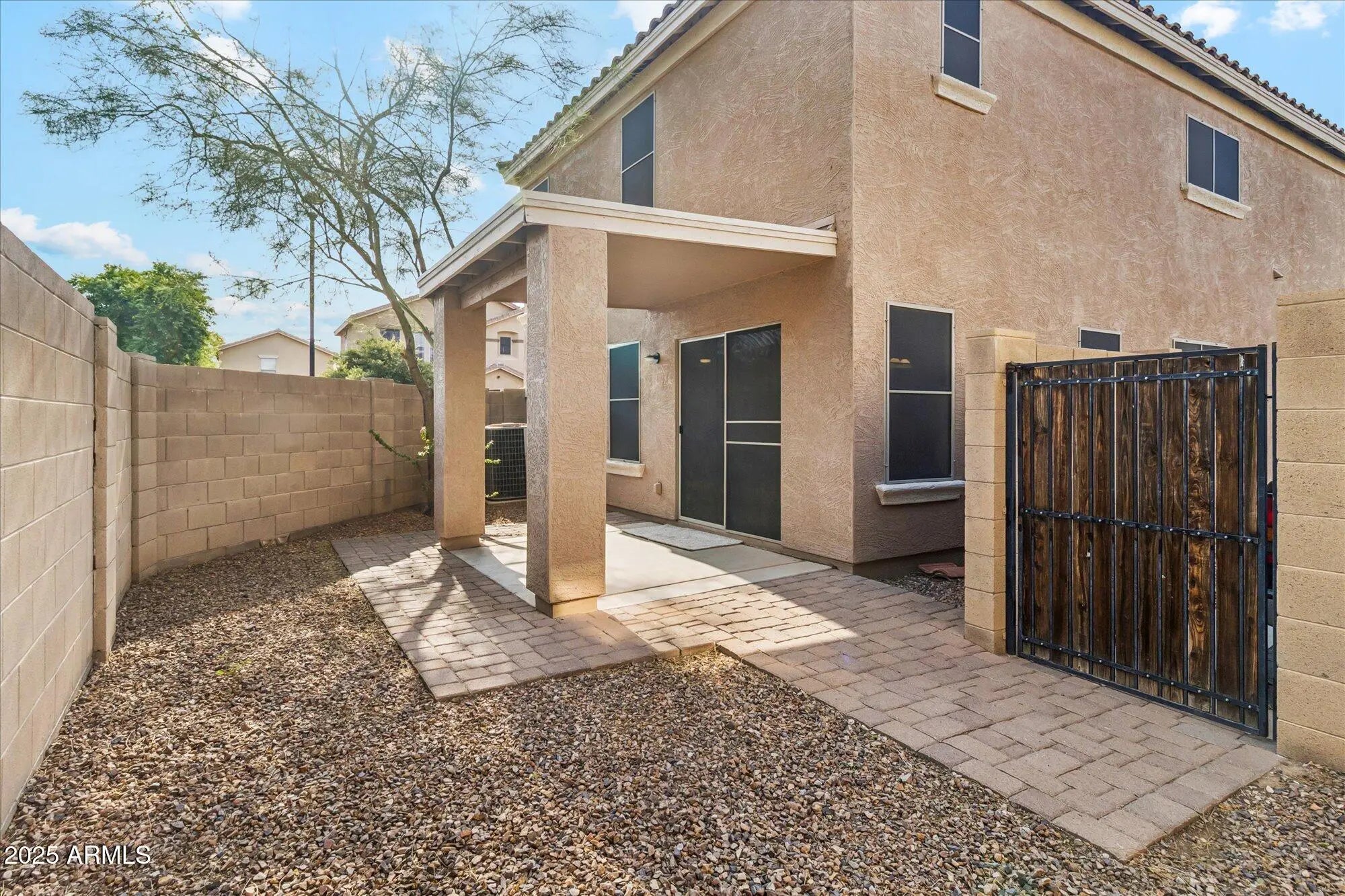 Photo of Listing #6893152