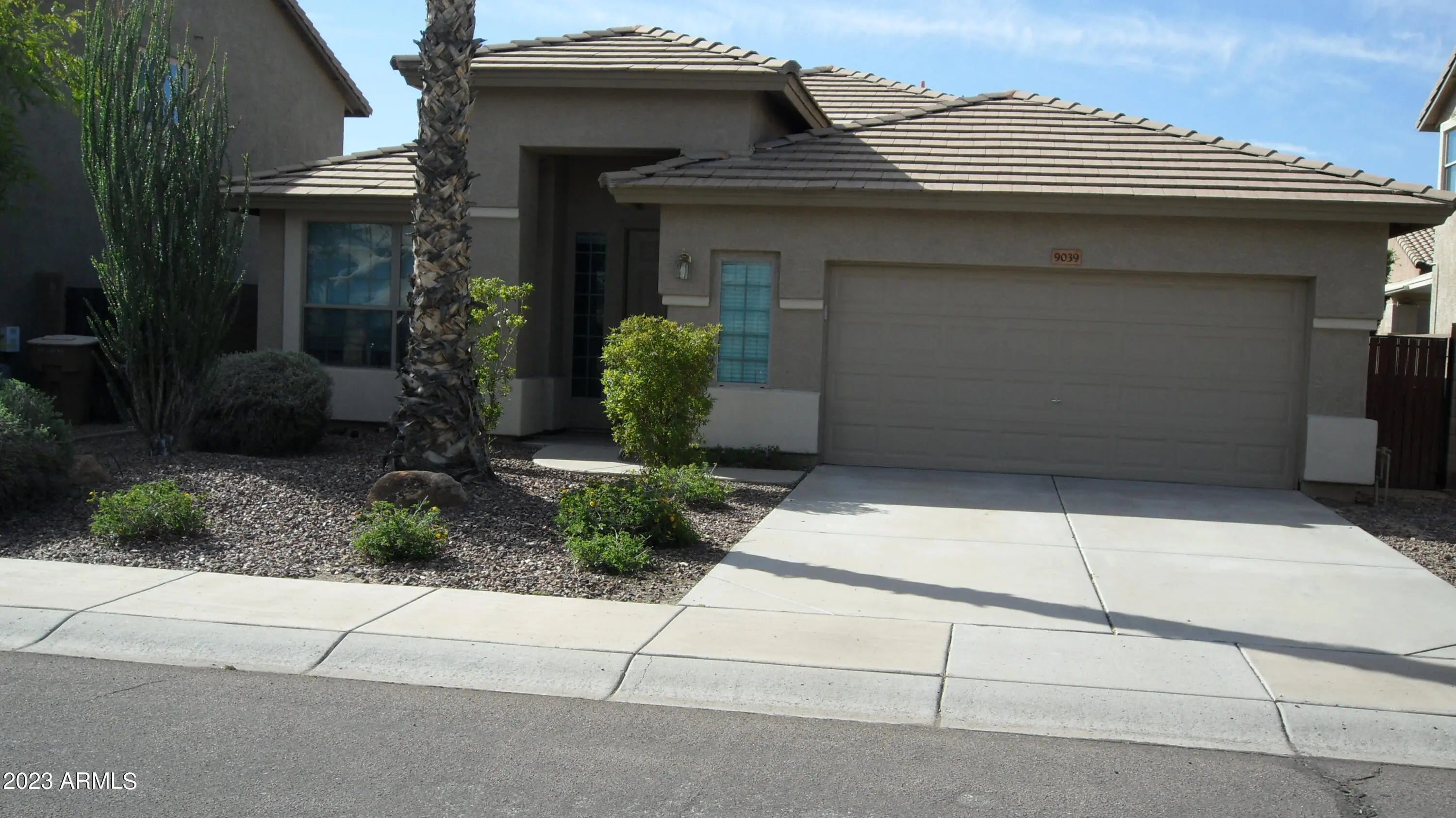 Photo of Listing #6893451