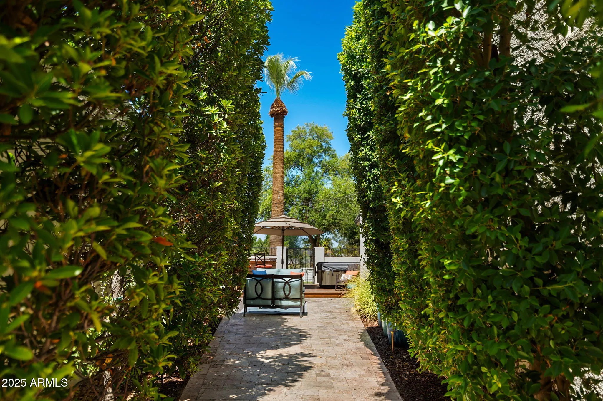 Photo of Listing #6901773