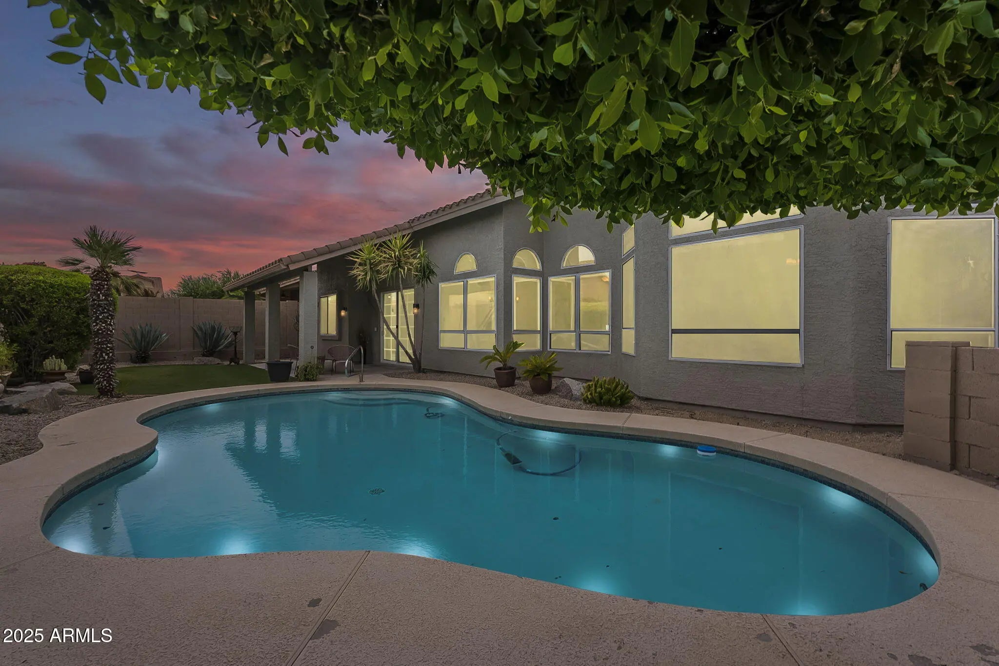 Photo of Listing #6894017